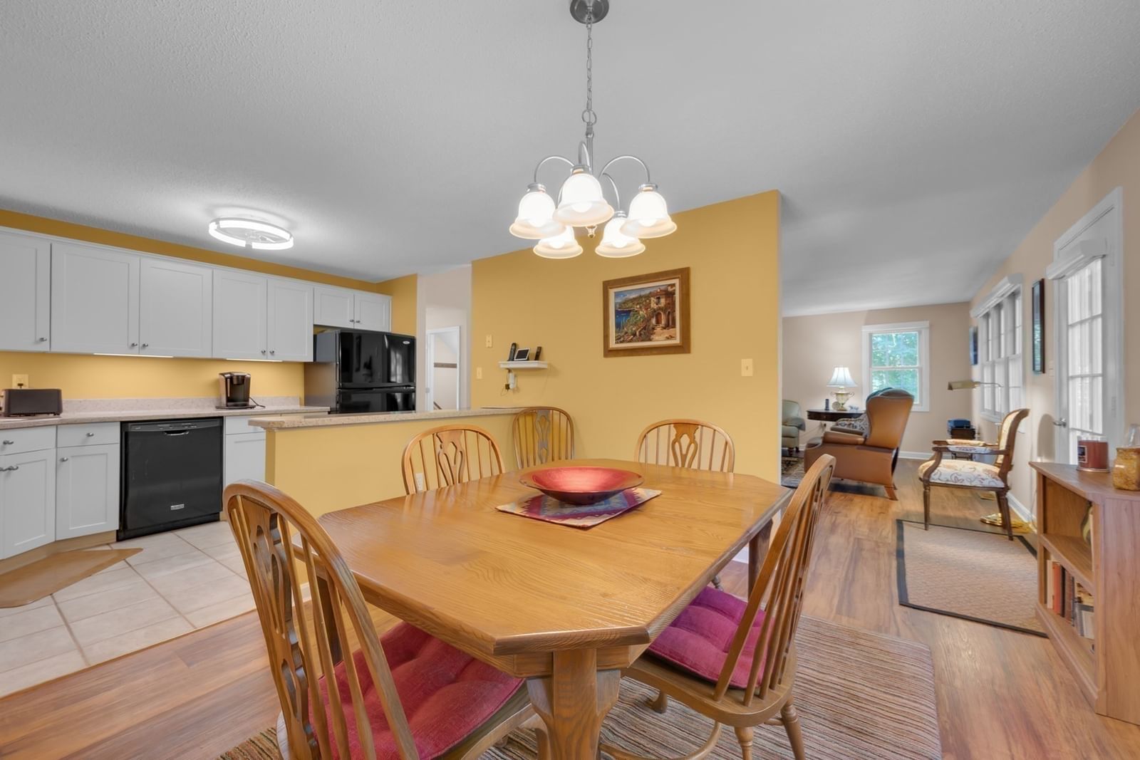 36 Betsy Ross Cir #36 Sturbridge — Photo 8 of 38