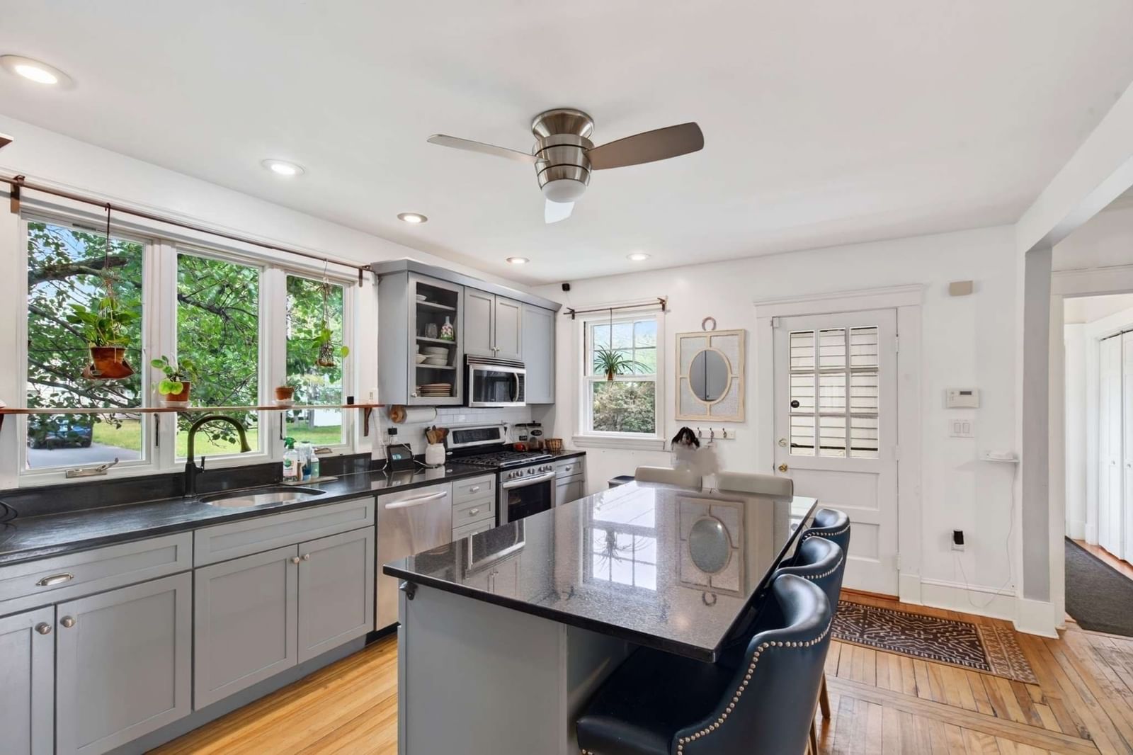 362 Mount Vernon St Dedham — Photo 13 of 40