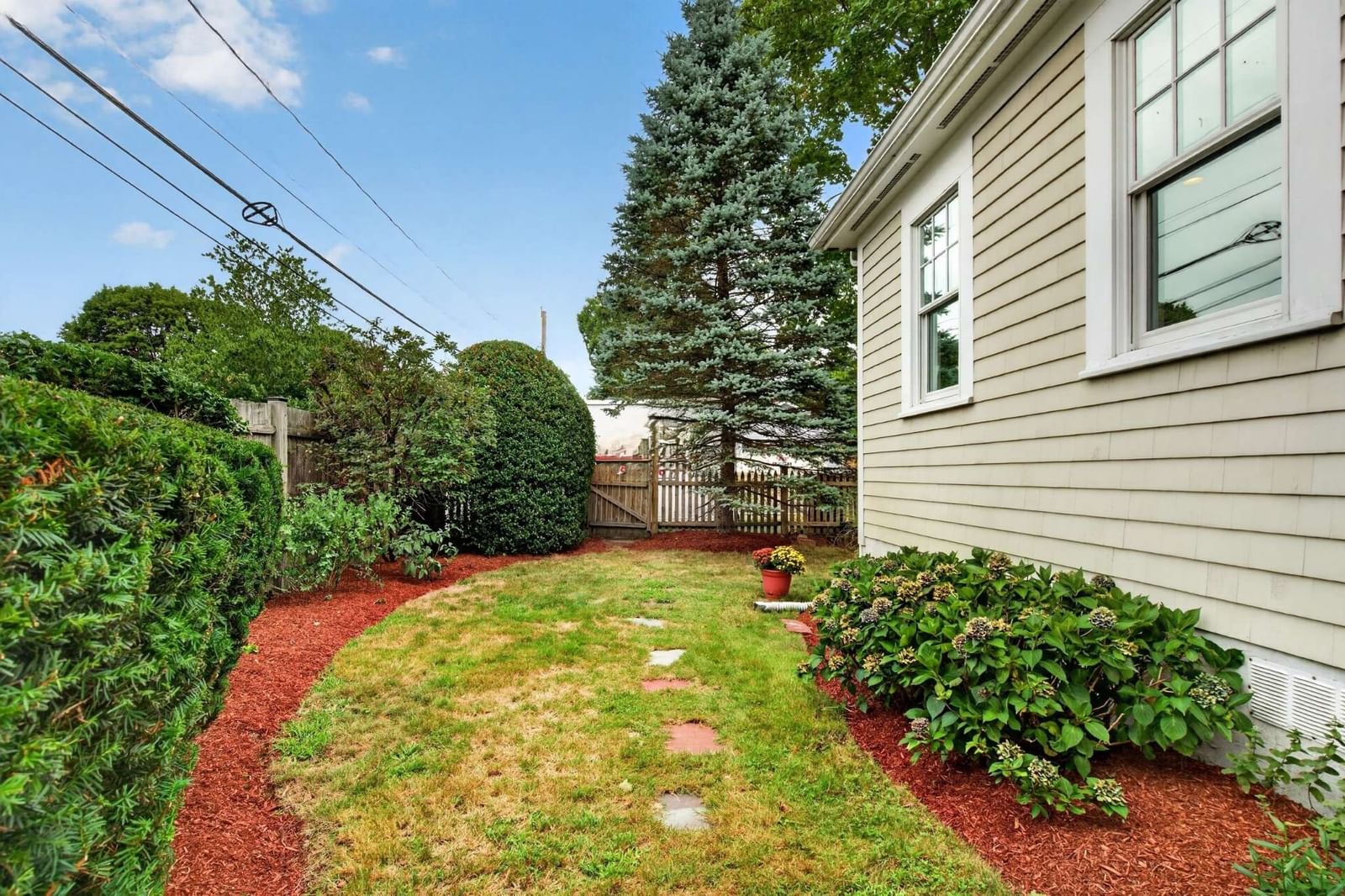 362 Mount Vernon St Dedham — Photo 32 of 40