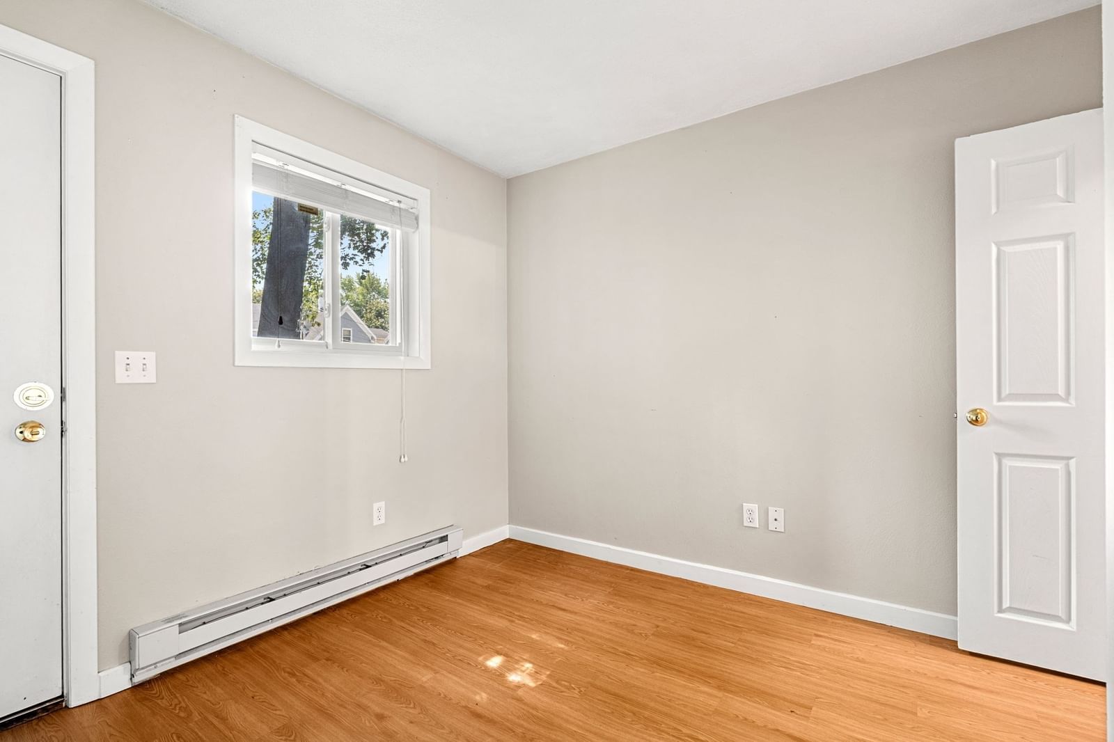 16 Cleveland Place #8 Gloucester — Photo 9 of 12