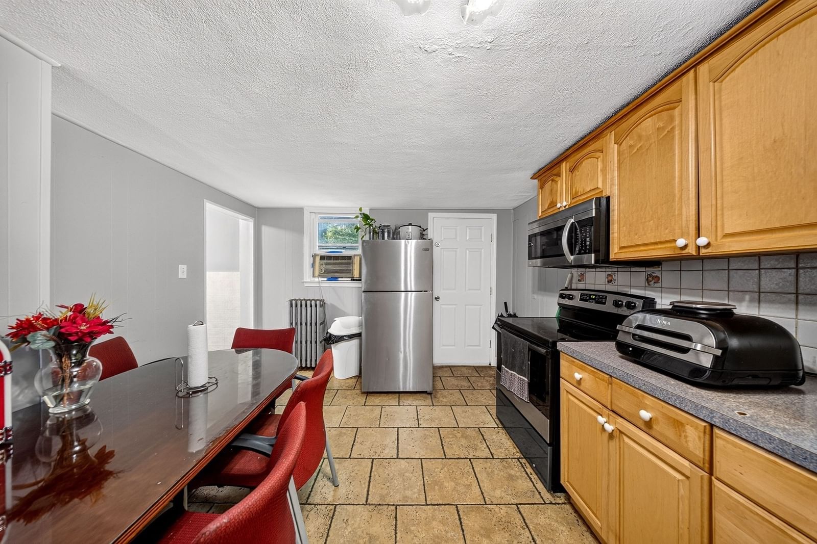 75 Harvard St Chelsea — Photo 16 of 42