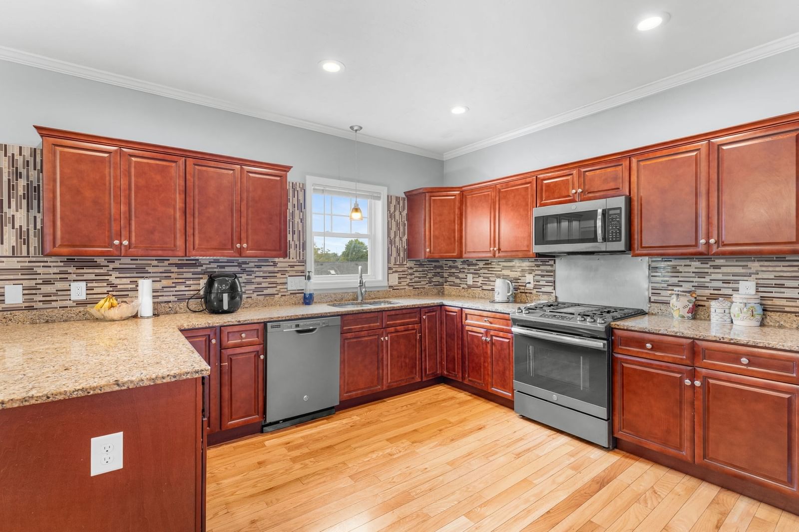 2 Mackenzie Way #2 Haverhill — Photo 15 of 42