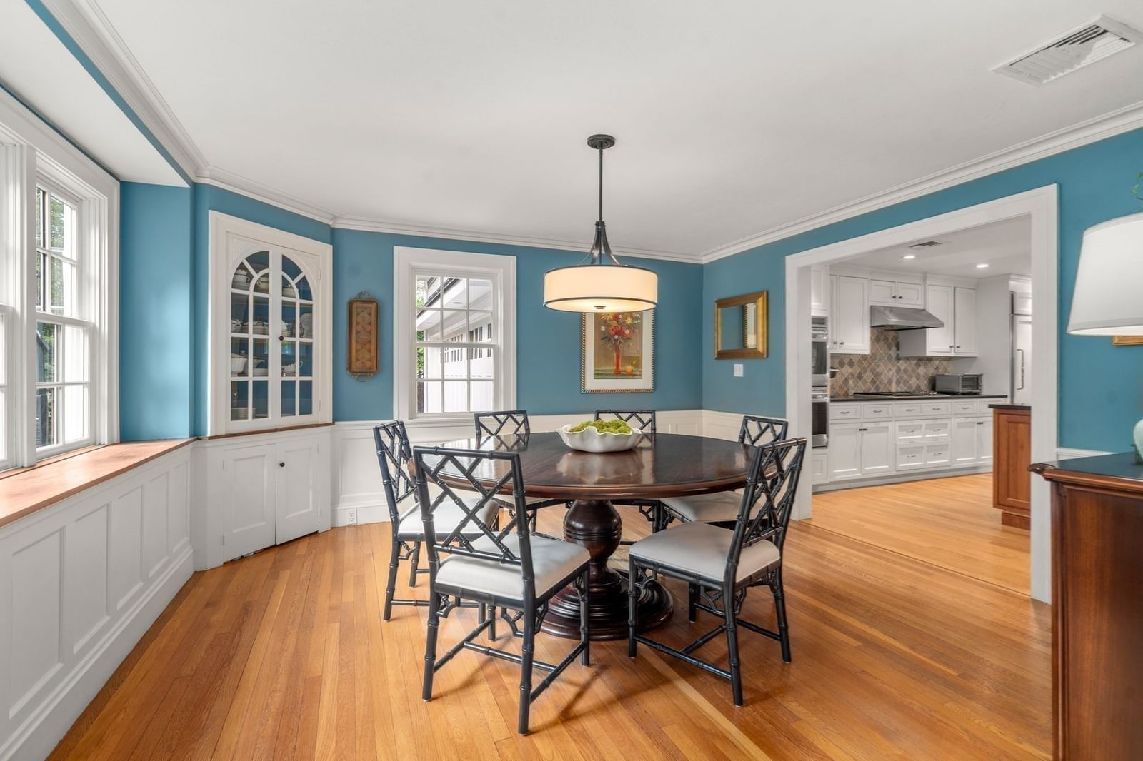 104 Fairbanks Avenue Wellesley — Photo 11 of 42