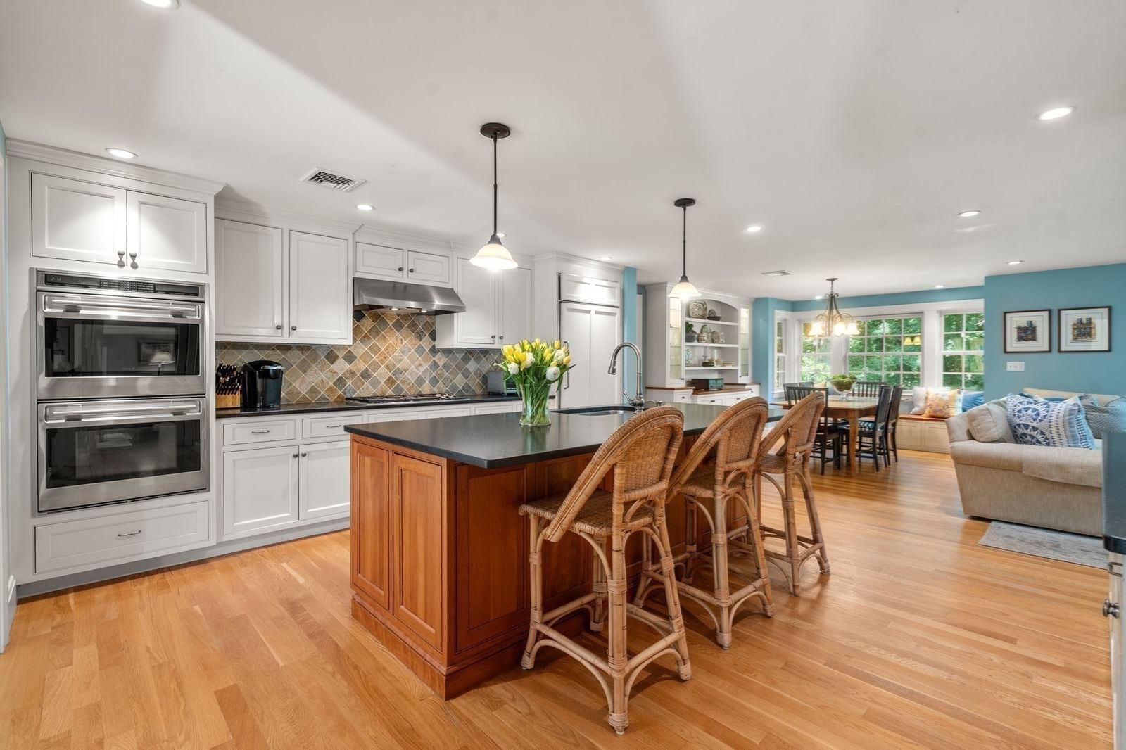104 Fairbanks Avenue Wellesley — Photo 13 of 42