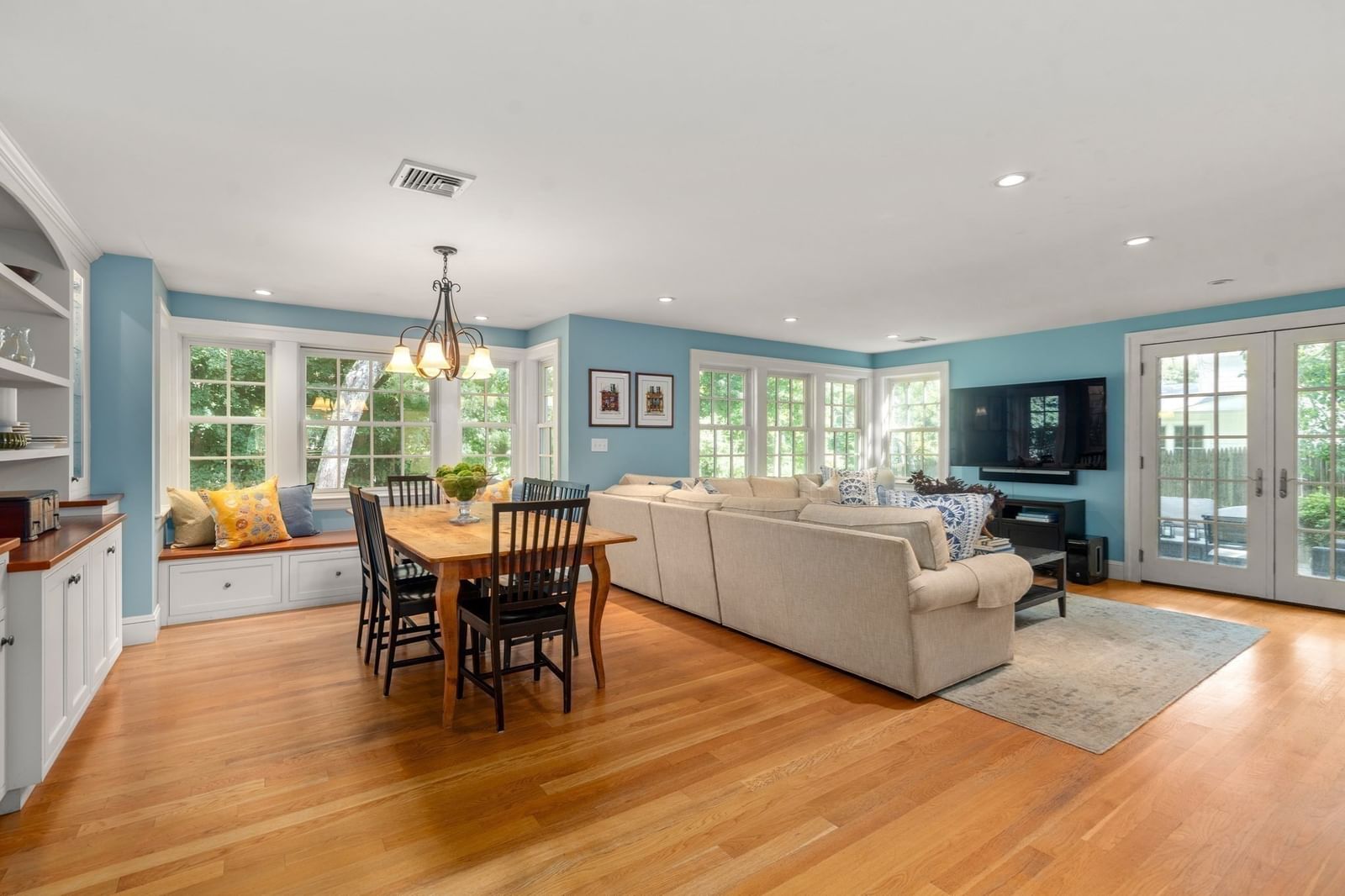104 Fairbanks Avenue Wellesley — Photo 16 of 42