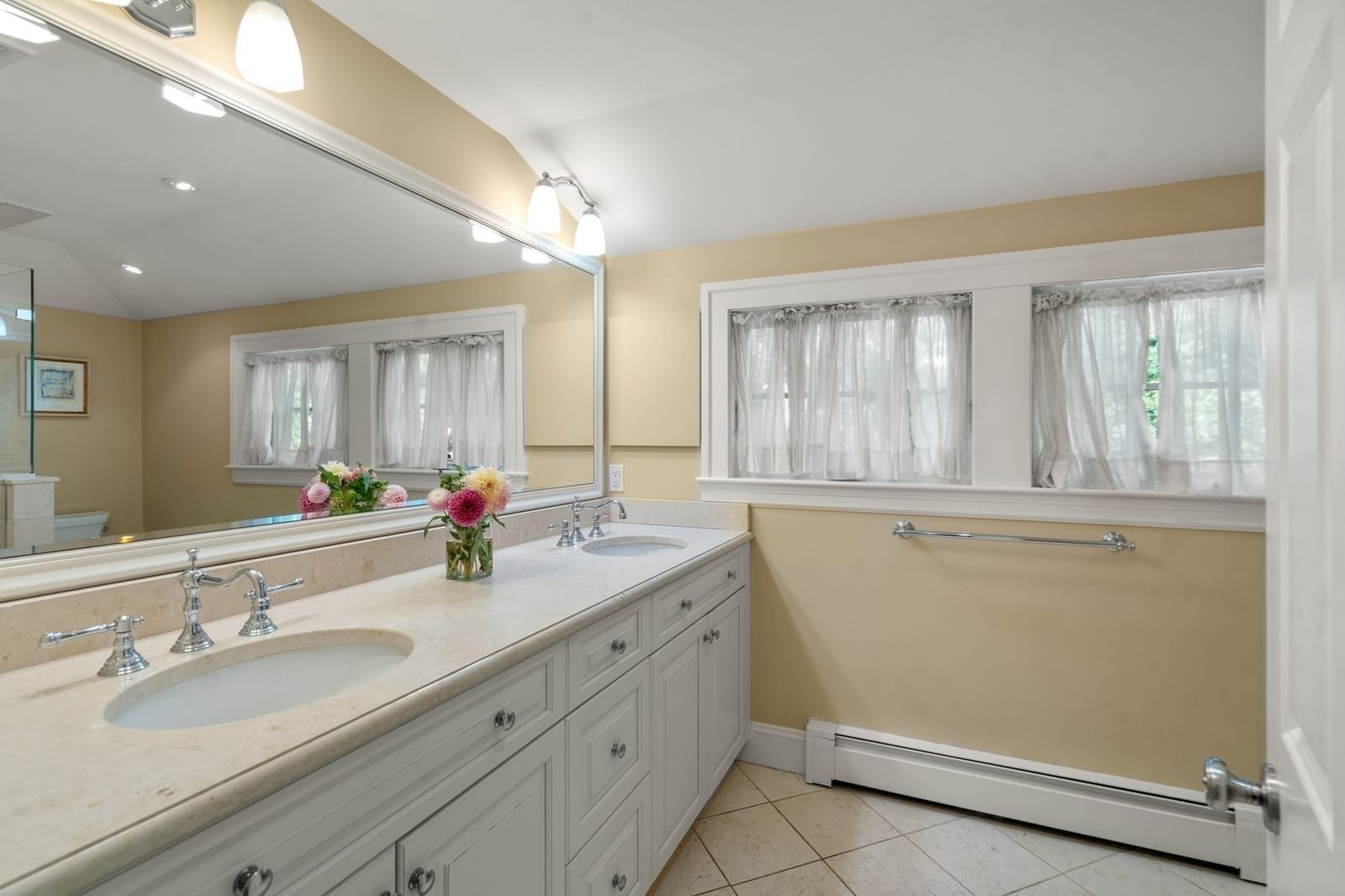 104 Fairbanks Avenue Wellesley — Photo 26 of 42