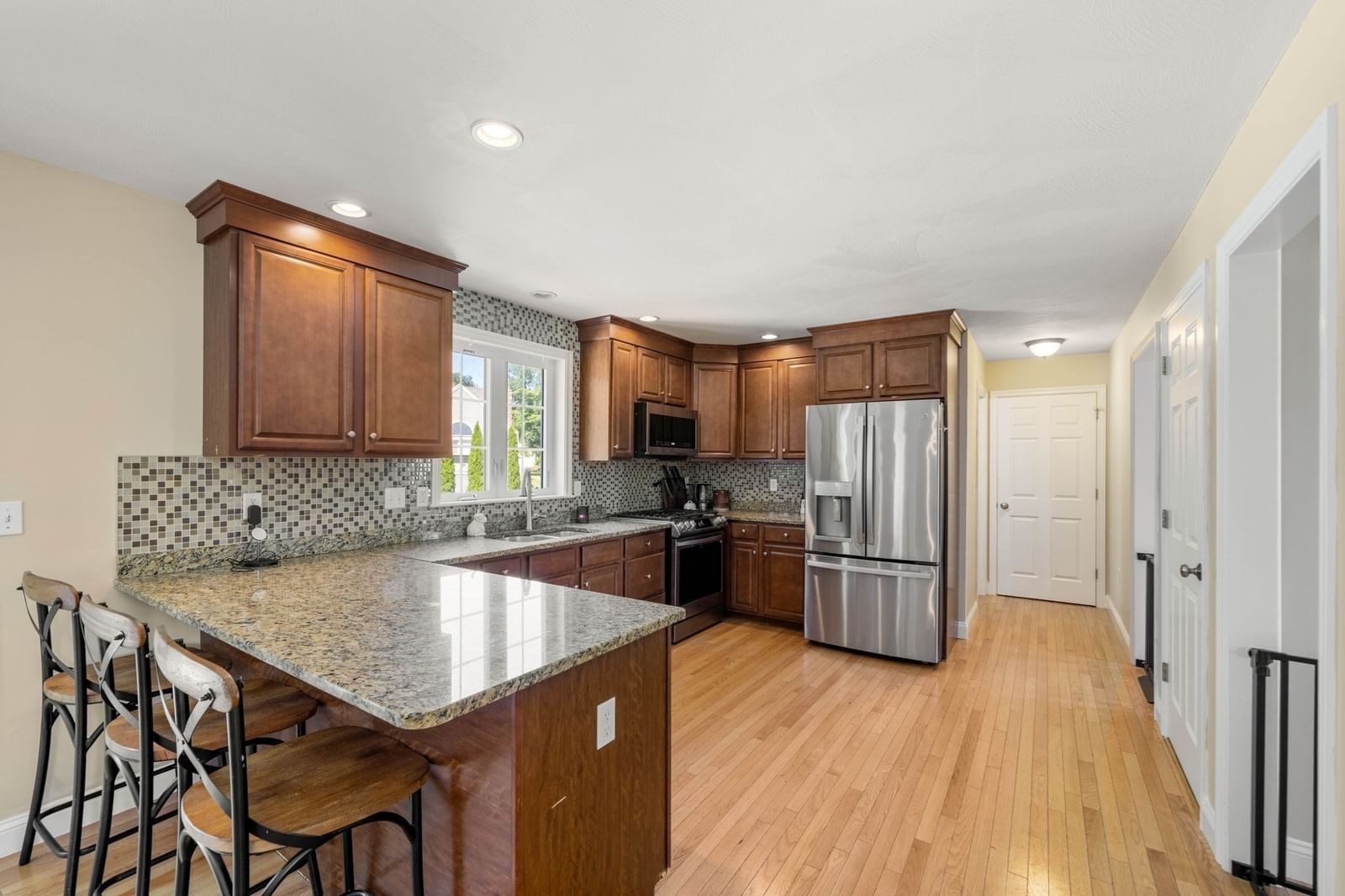 11 Duquette Dr Haverhill — Photo 5 of 27