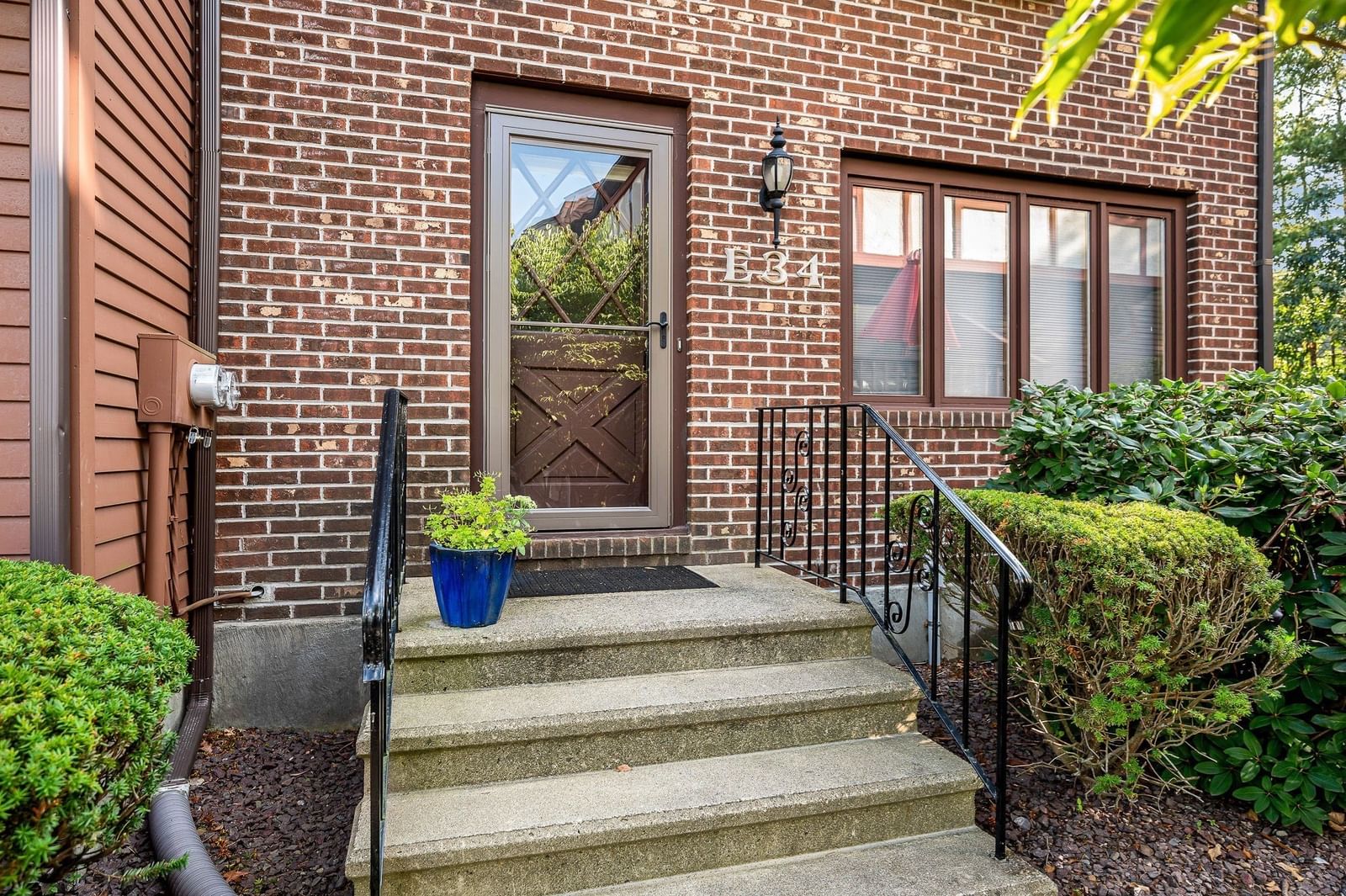34 Scotty Hollow Dr #E Chelmsford — Photo 2 of 37