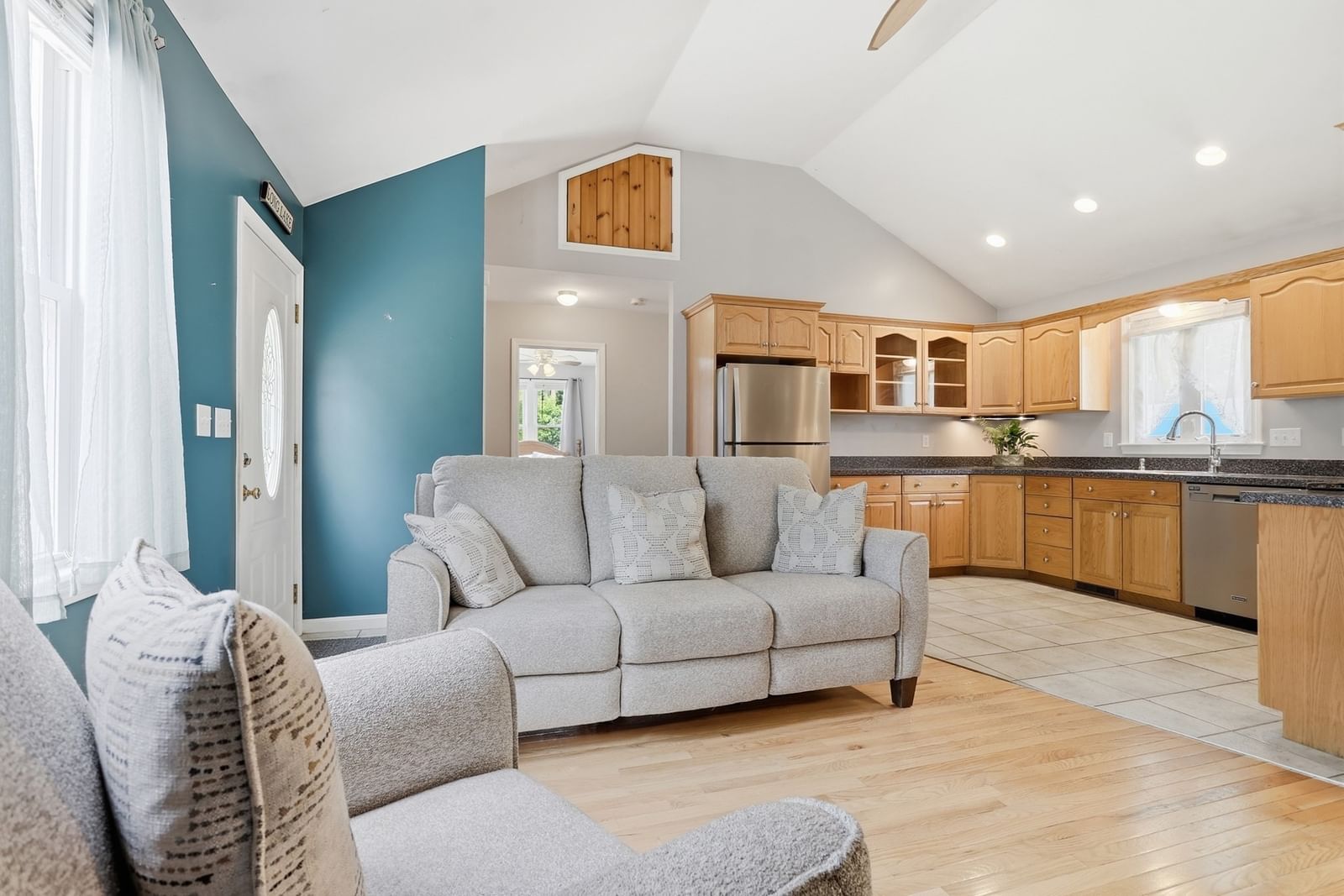6 Oak Road Littleton — Photo 11 of 29