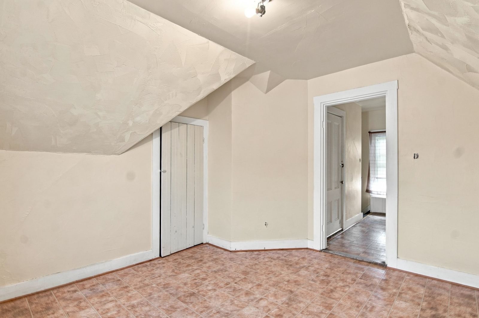75 Woodrow Avenue Boston — Photo 17 of 37