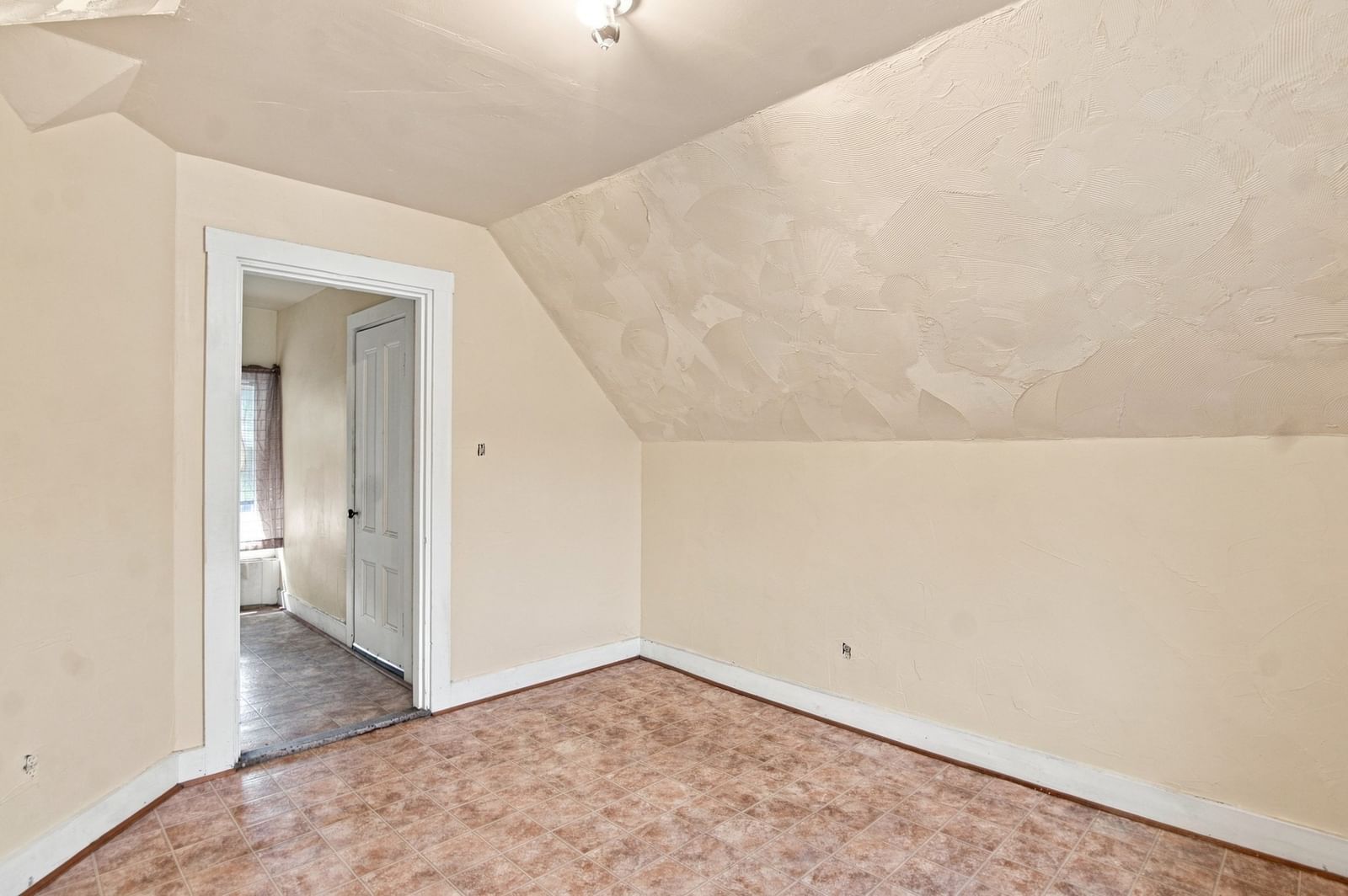 75 Woodrow Avenue Boston — Photo 18 of 37