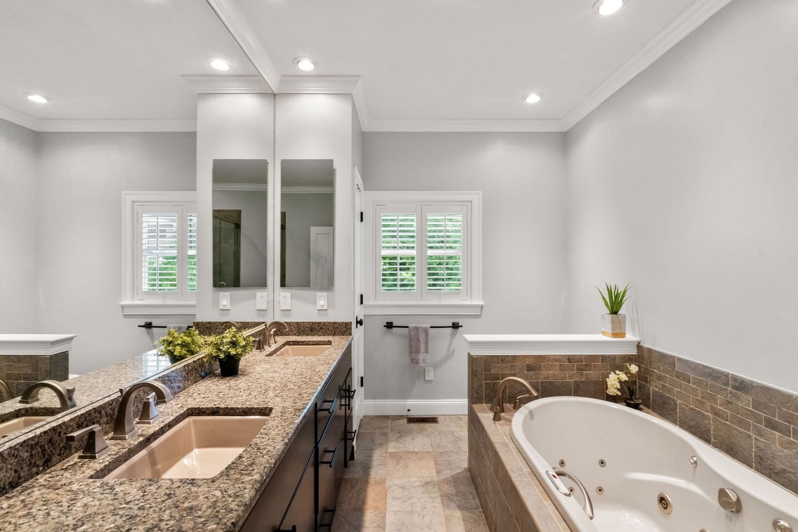 31 Hathaway Pond Cir #31 Rochester — Photo 17 of 42