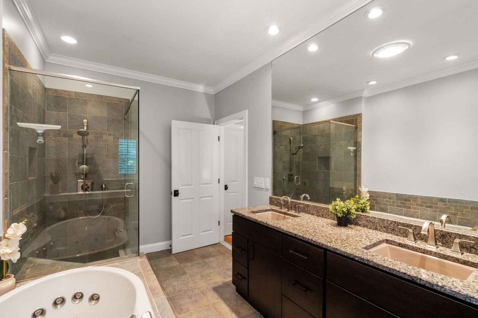 31 Hathaway Pond Cir #31 Rochester — Photo 18 of 42