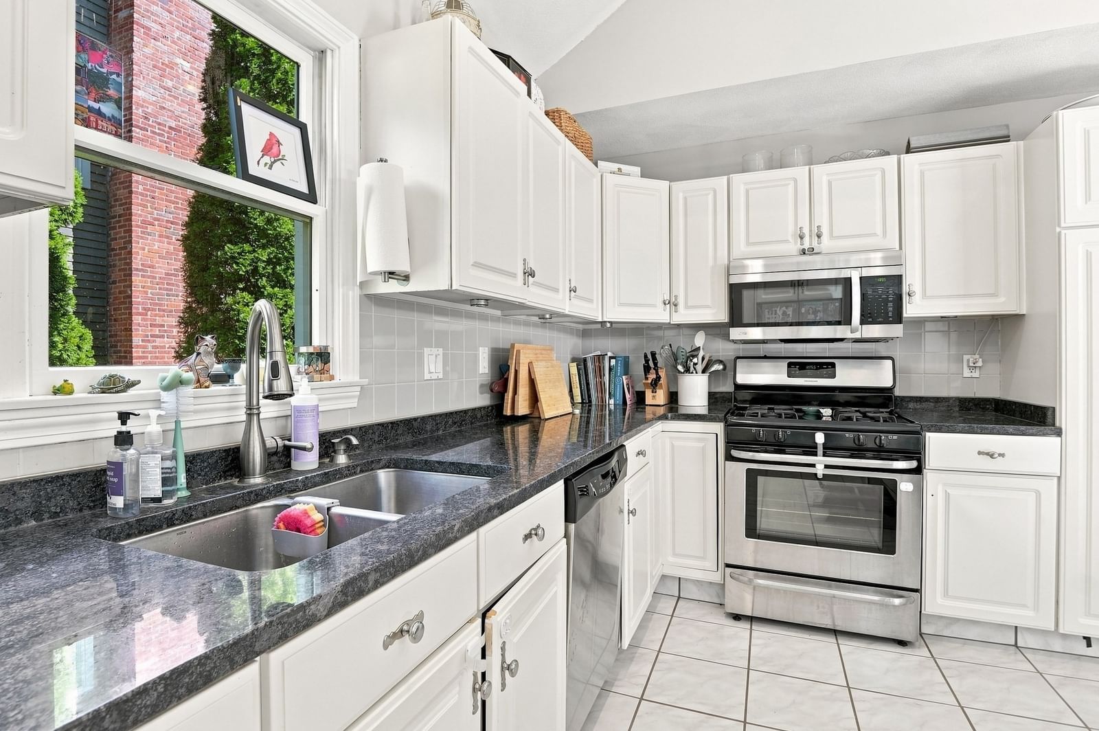 19 Forest Avenue Natick — Photo 10 of 26
