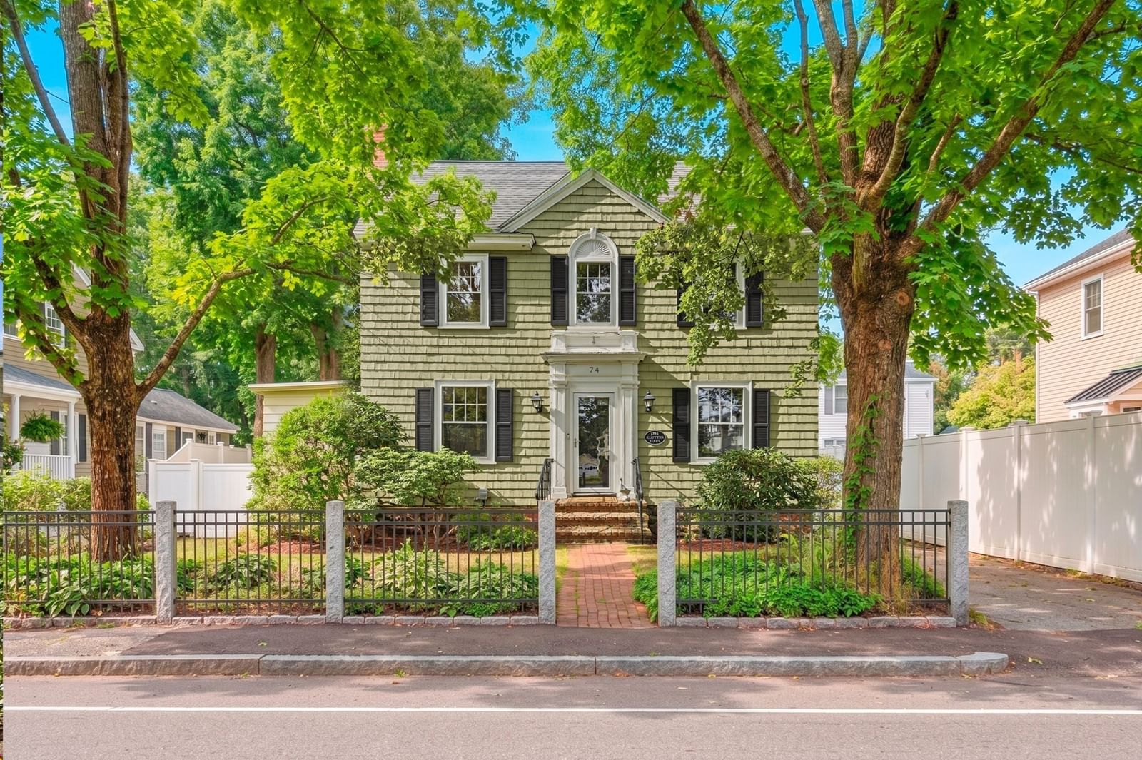 74 Chestnut St