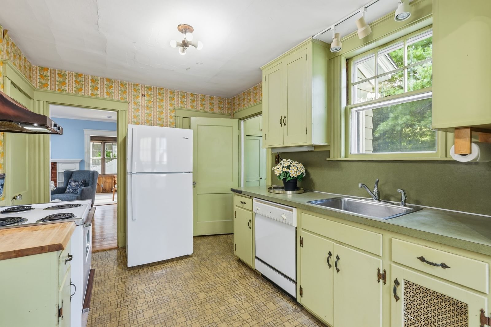74 Chestnut St Andover — Photo 16 of 34