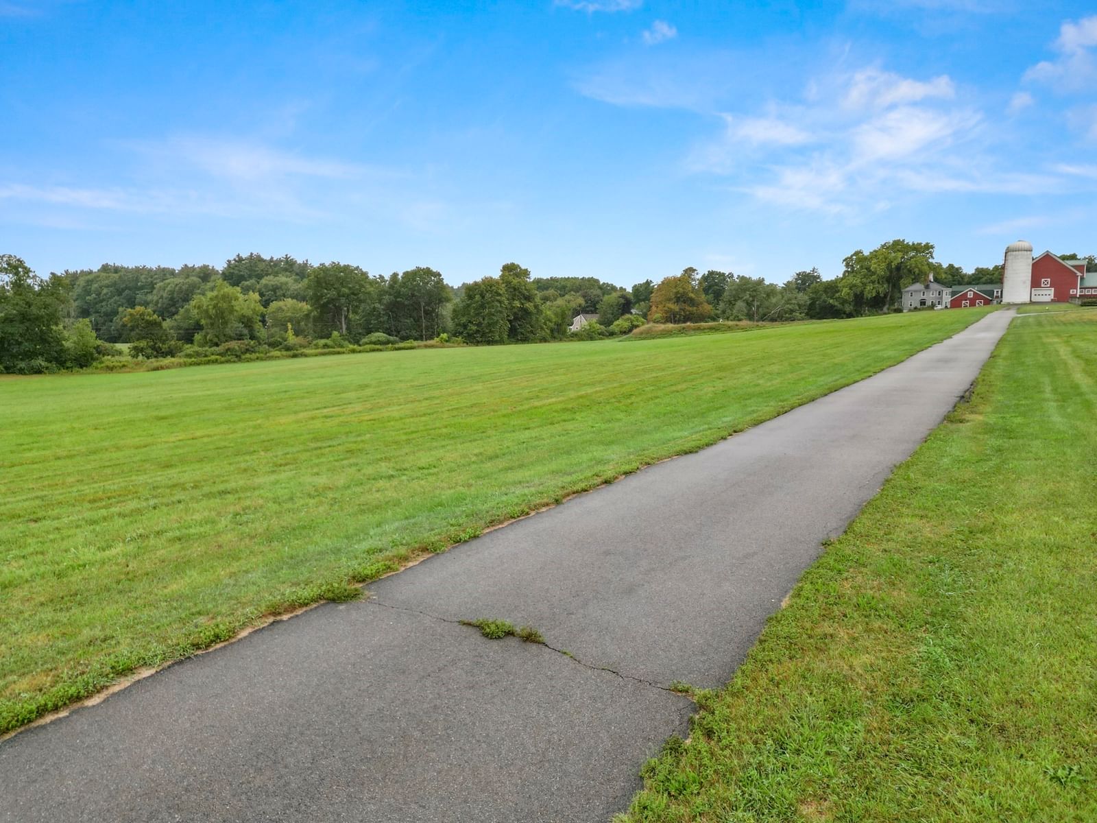 87 S Hampton Rd Amesbury — Photo 37 of 42
