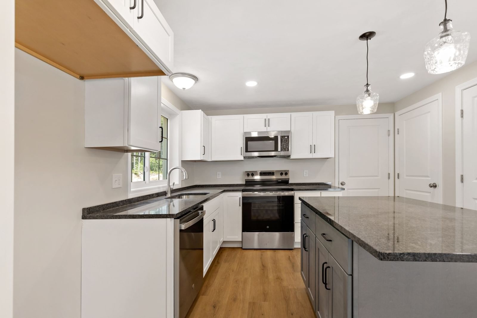 27 Bumblebee Dr. Plymouth — Photo 14 of 31