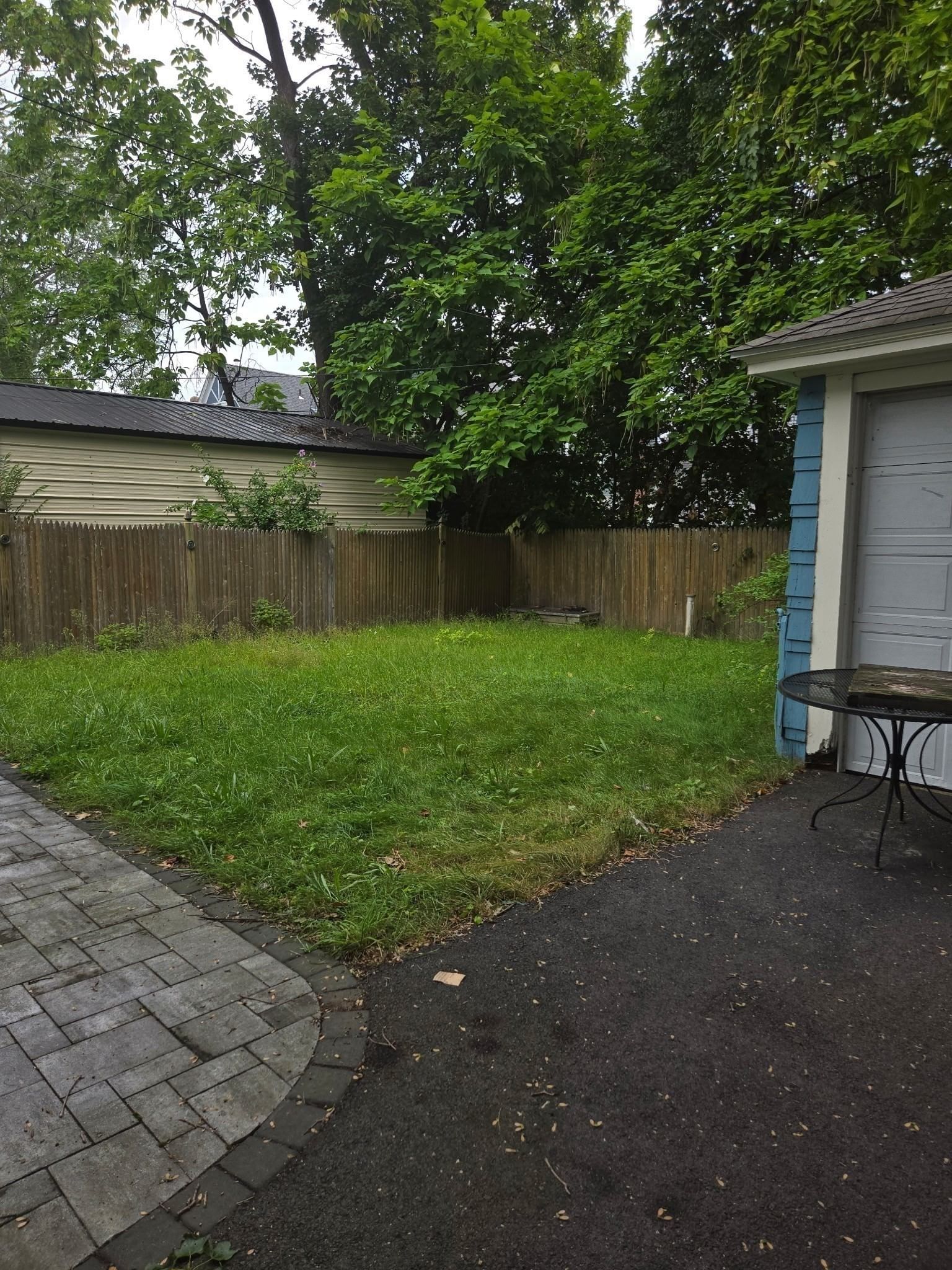 81 Lyndale St Springfield — Photo 16 of 18