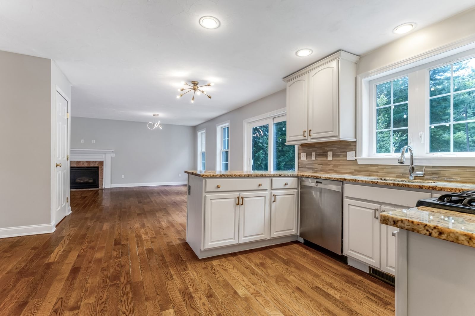 32 Adams St Foxboro — Photo 10 of 29