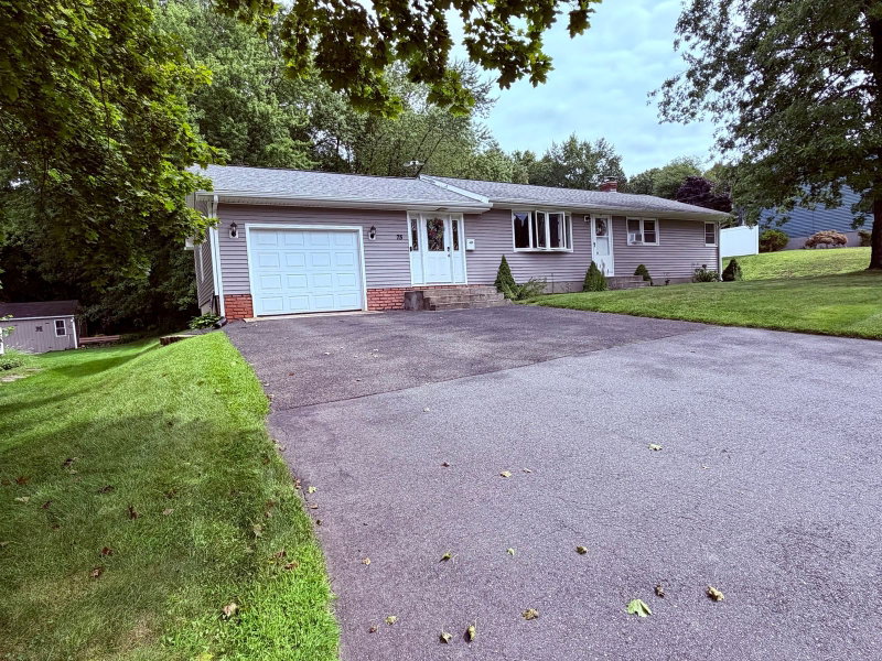 75 Longwood Dr