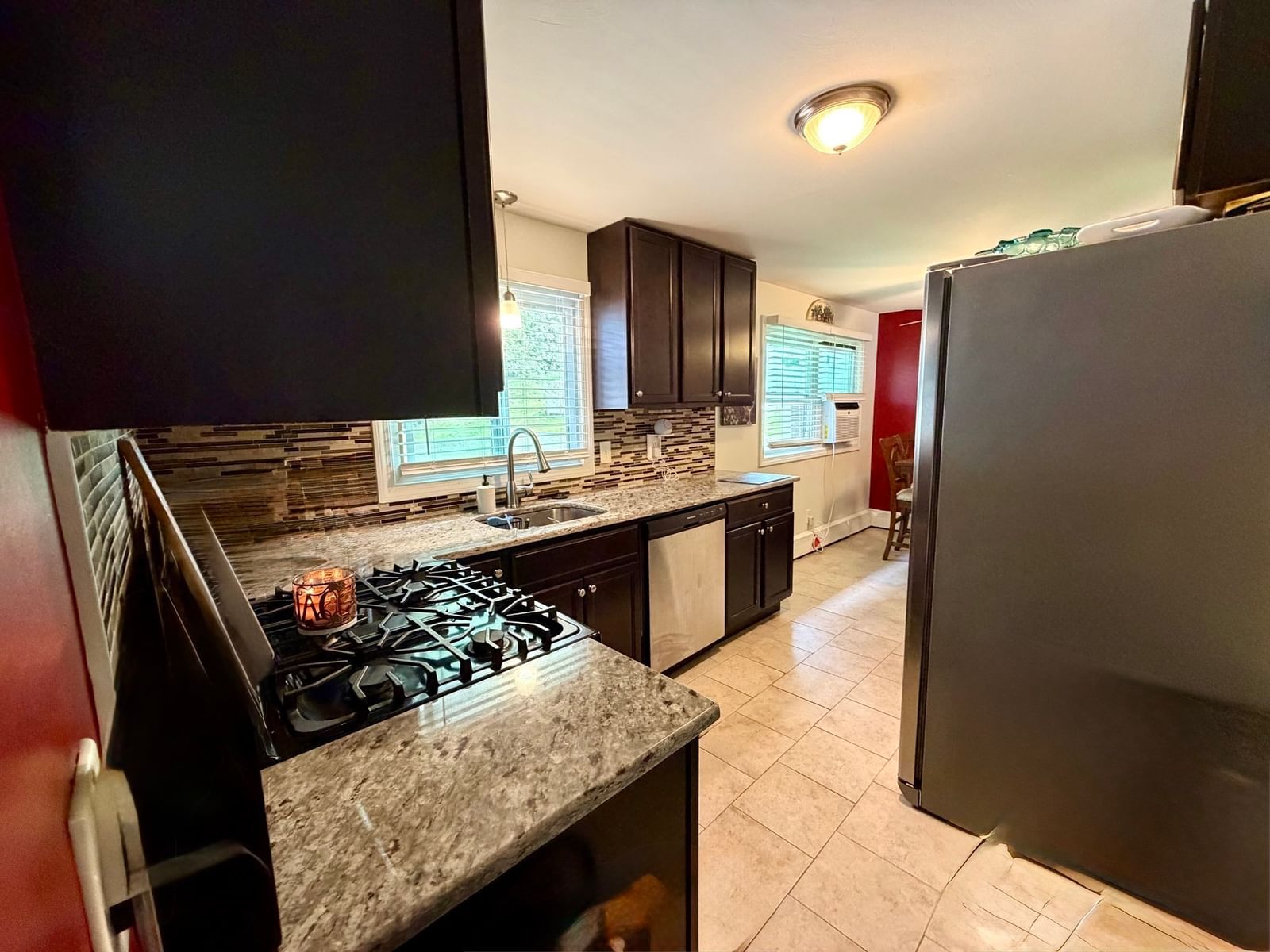 75 Longwood Dr Chicopee — Photo 13 of 32