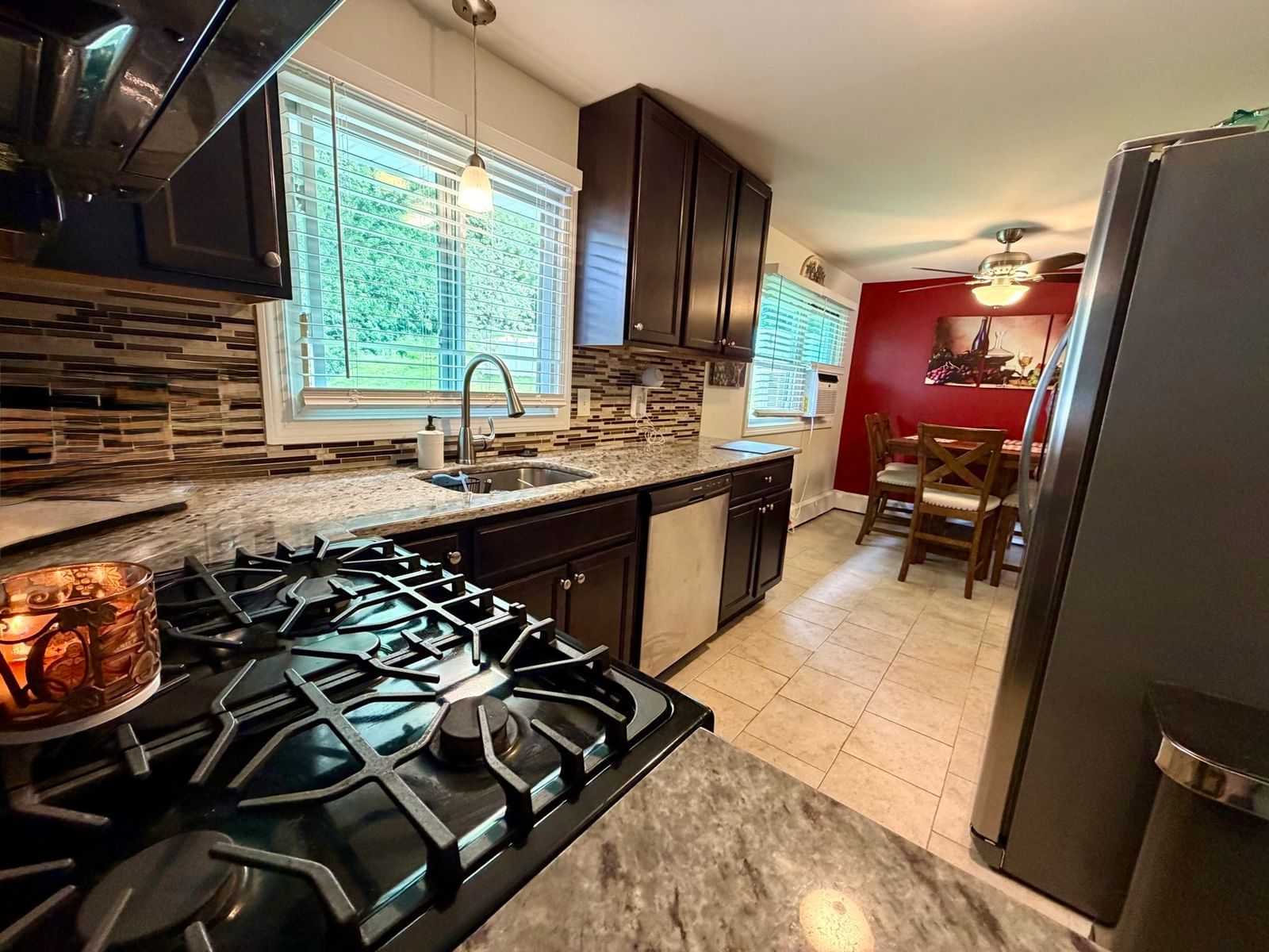 75 Longwood Dr Chicopee — Photo 15 of 32