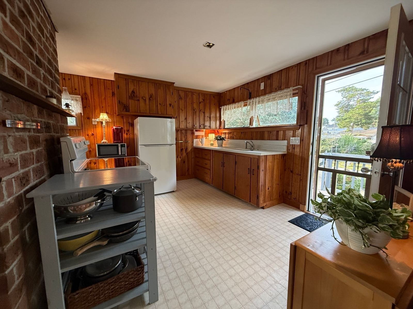 26 Massasoit Ave, Bourne, MA 02559 photo 2