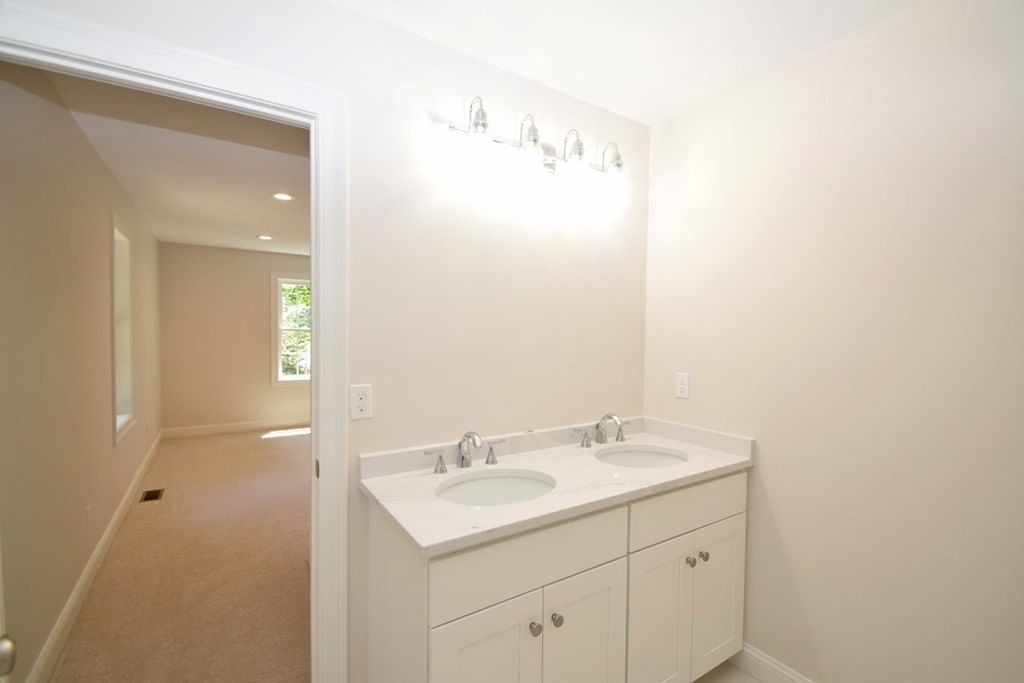 2 Clarendon Circle #Lot 7 Holbrook — Photo 16 of 25