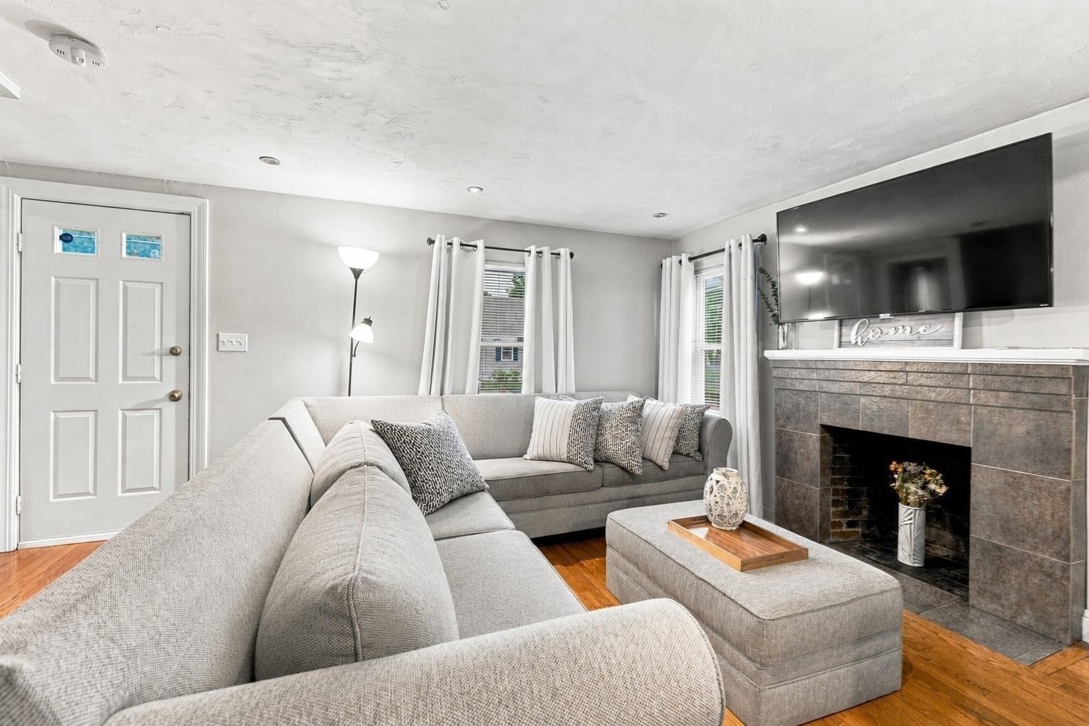 35 Crescent Ave Brockton — Photo 6 of 22