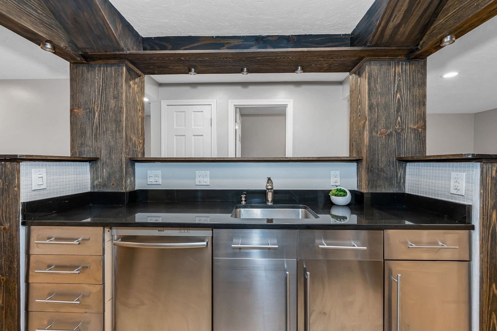1541 Middlesex St #28 Lowell — Photo 11 of 40