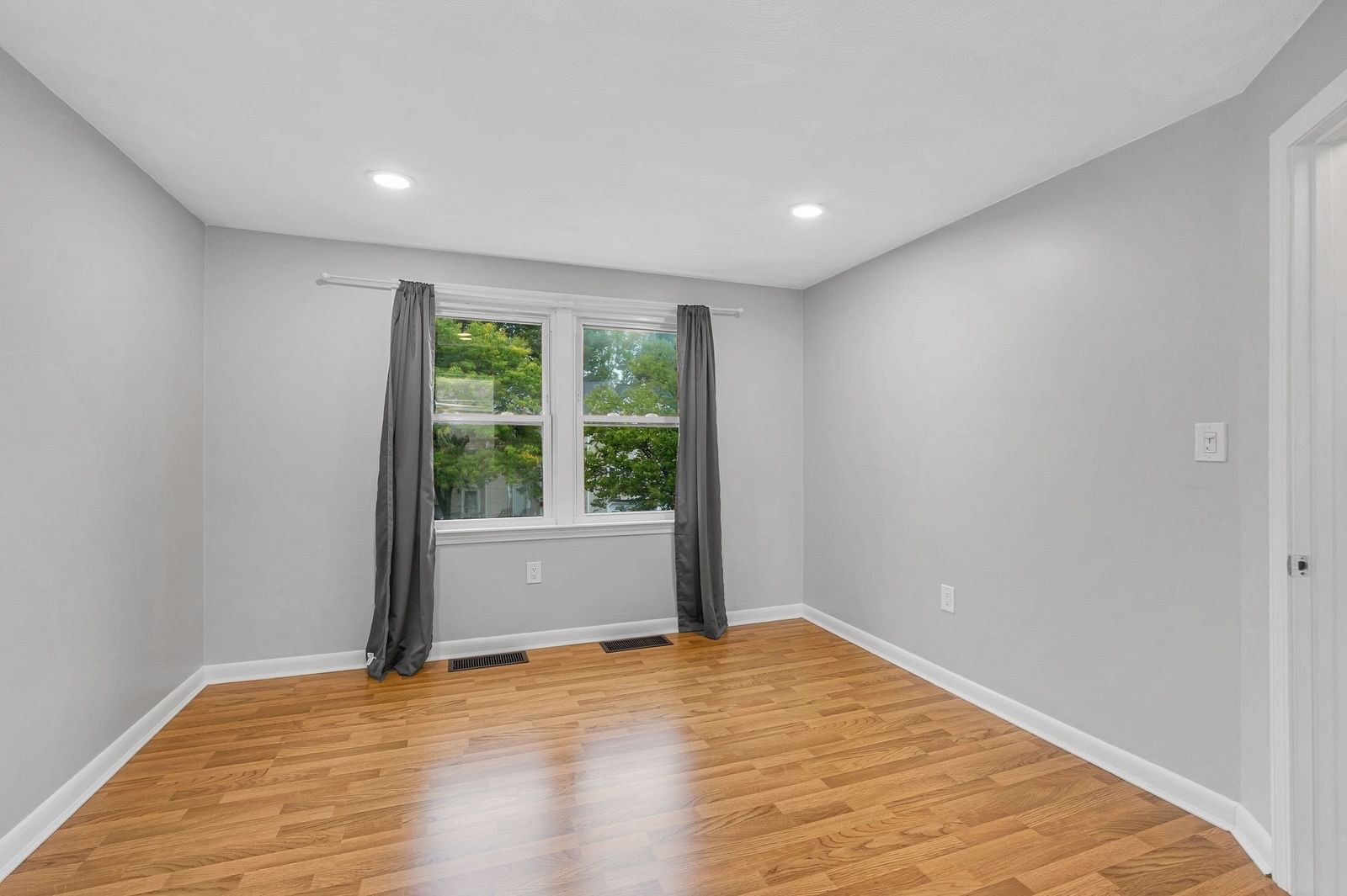 1541 Middlesex St #28 Lowell — Photo 21 of 40