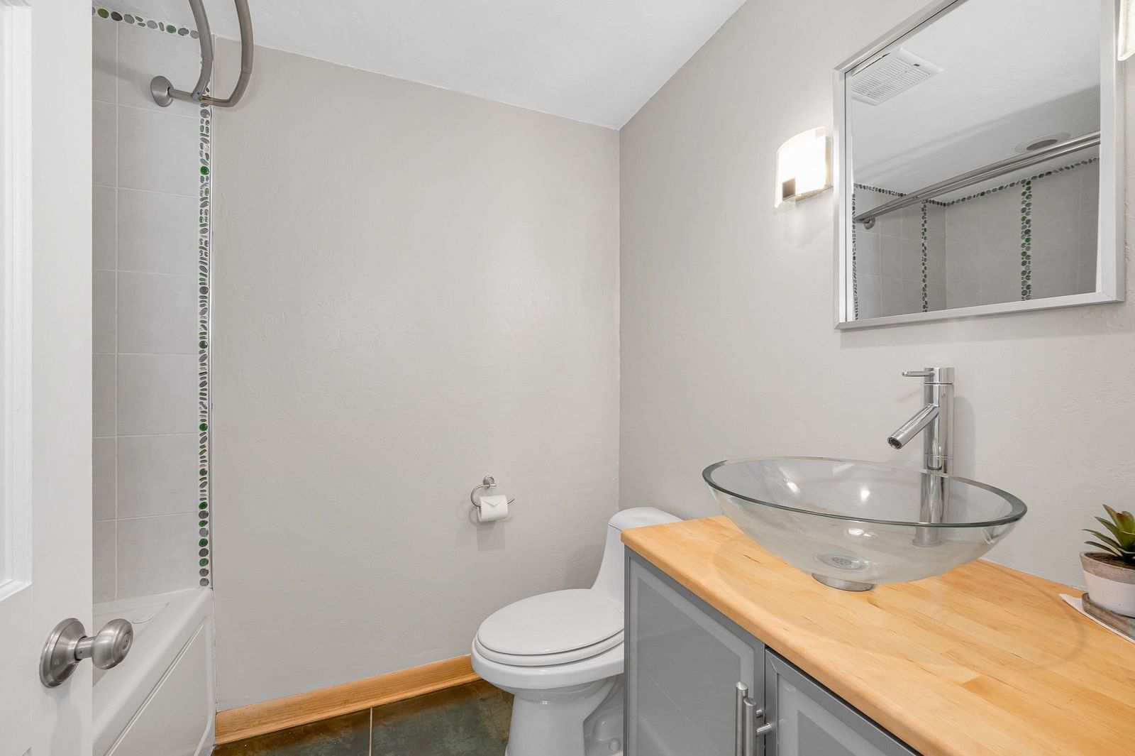 1541 Middlesex St #28 Lowell — Photo 23 of 40