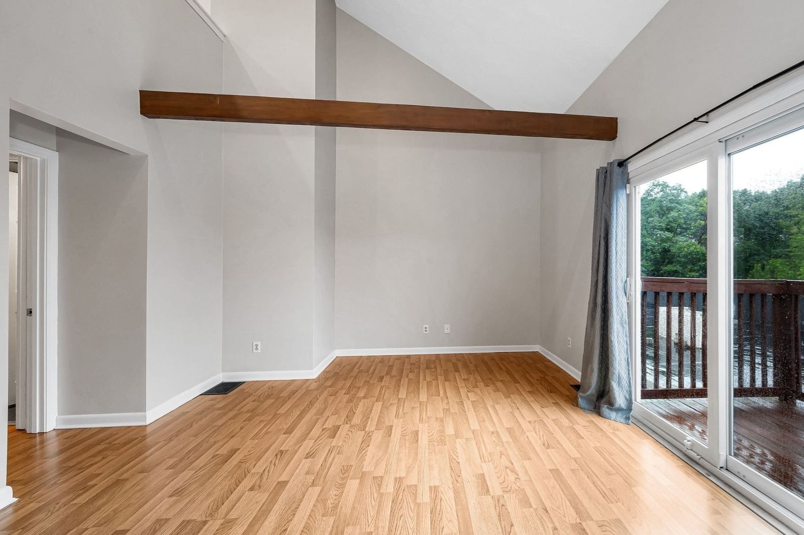1541 Middlesex St #28 Lowell — Photo 27 of 40