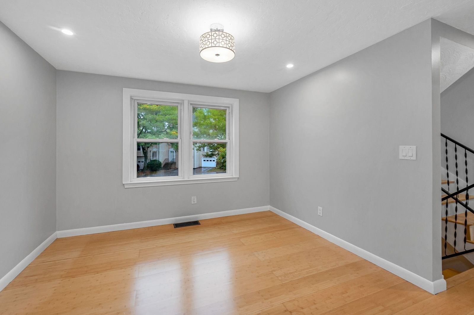 1541 Middlesex St #28 Lowell — Photo 3 of 40