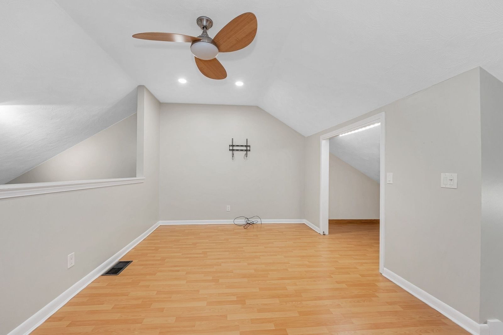 1541 Middlesex St #28 Lowell — Photo 35 of 40