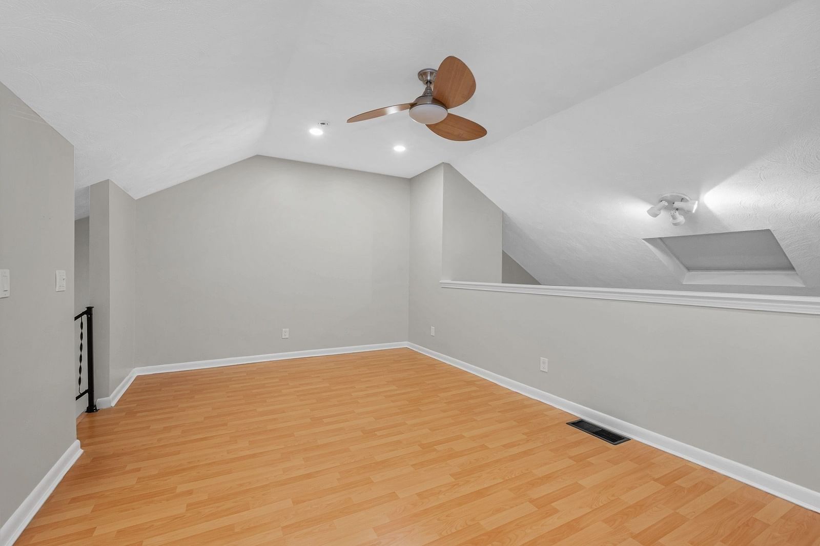 1541 Middlesex St #28 Lowell — Photo 37 of 40