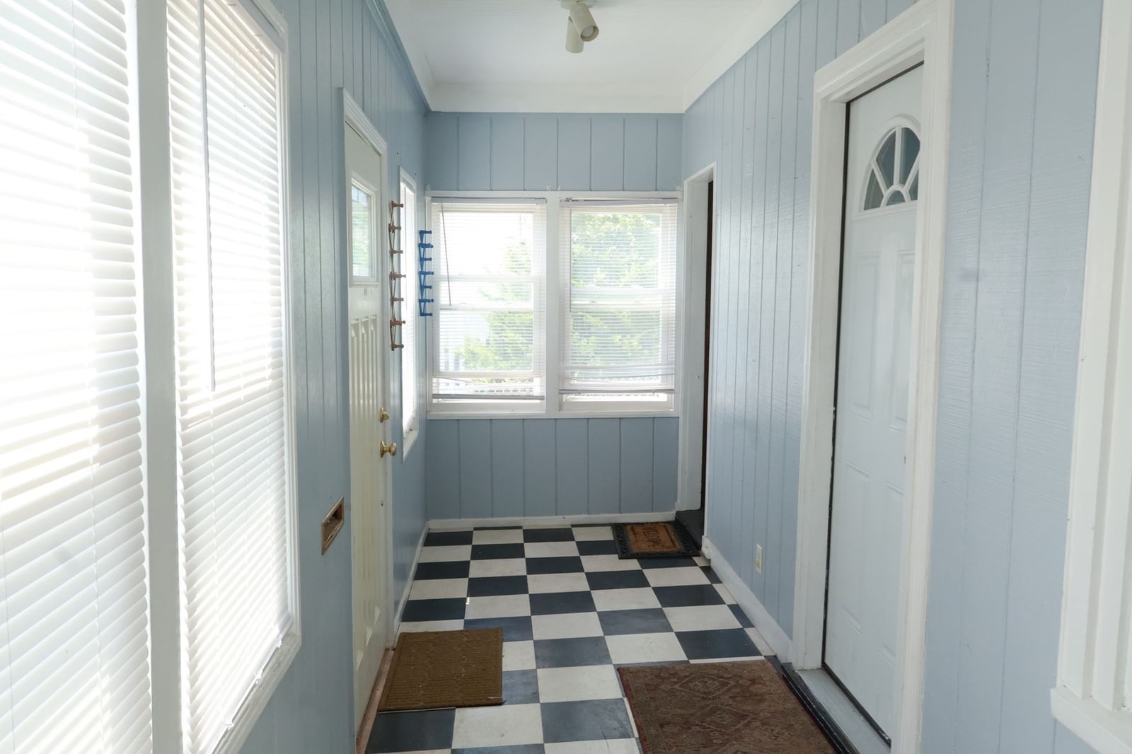 31-33 Stow Road Boston — Photo 4 of 28