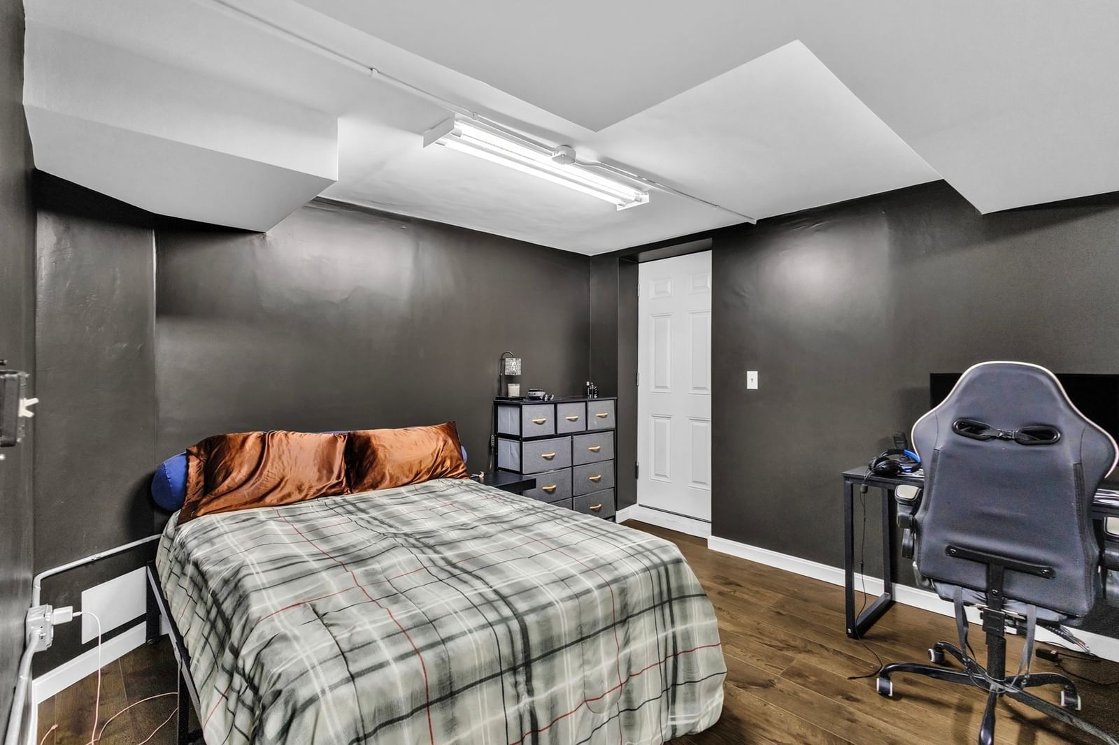 6 Pitcairn Ave Leicester — Photo 19 of 35