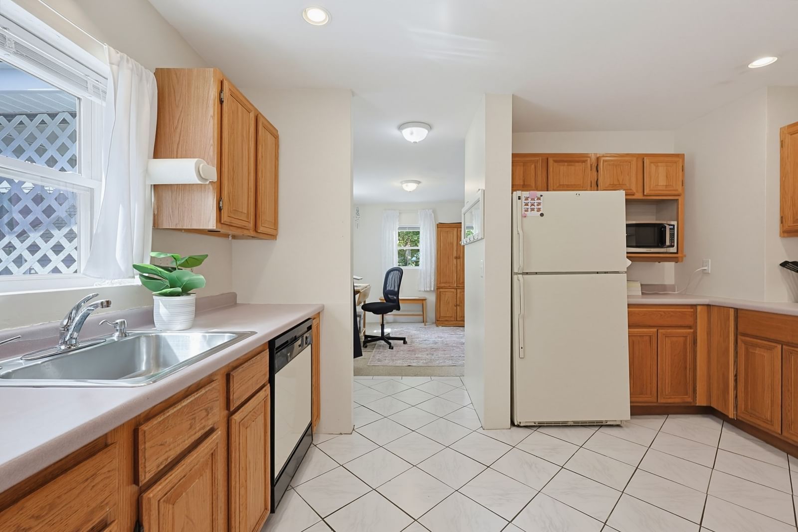 425 Prospect St Norwood — Photo 6 of 32