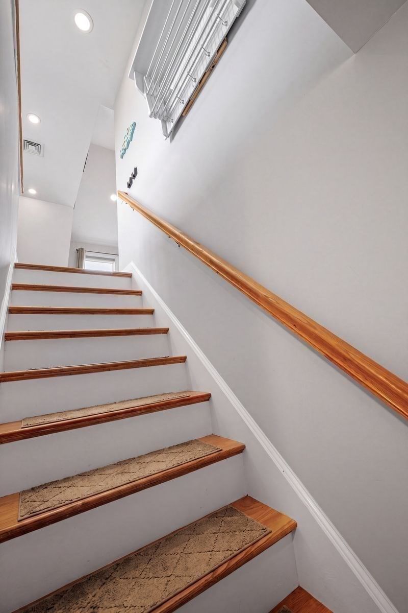 26 Village Street #Unit 3 Marblehead — Photo 6 of 26