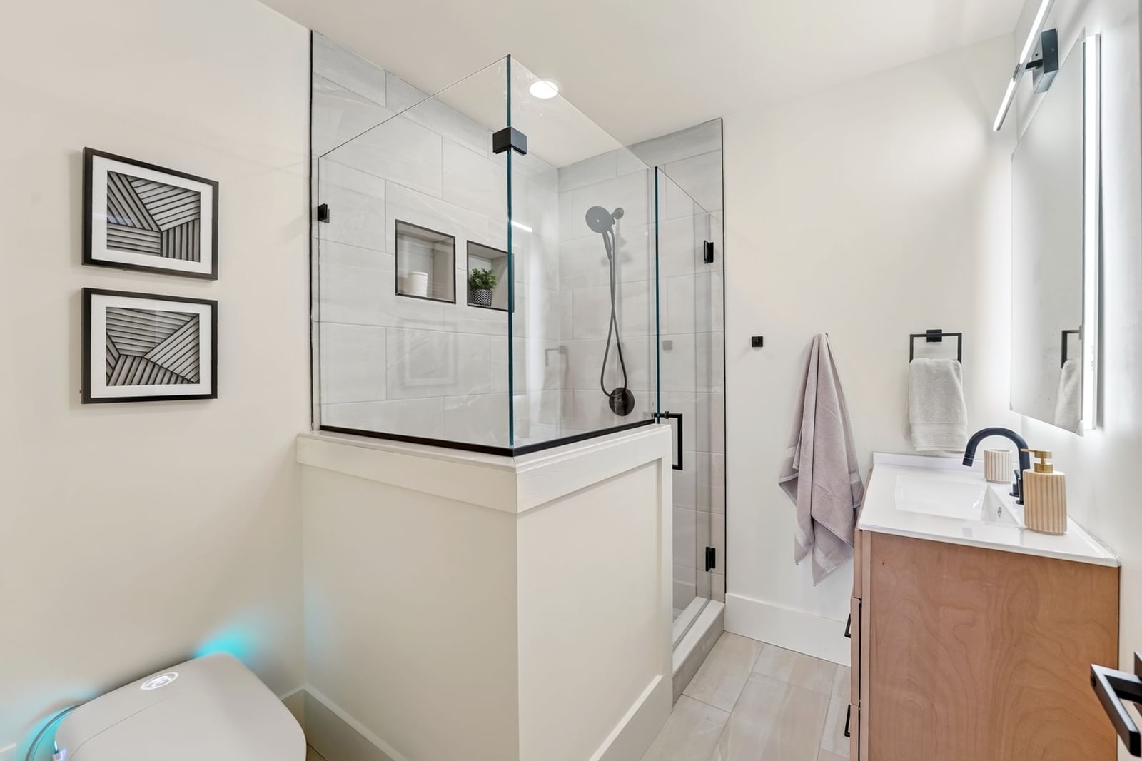 64 Nelson Boston — Photo 16 of 40