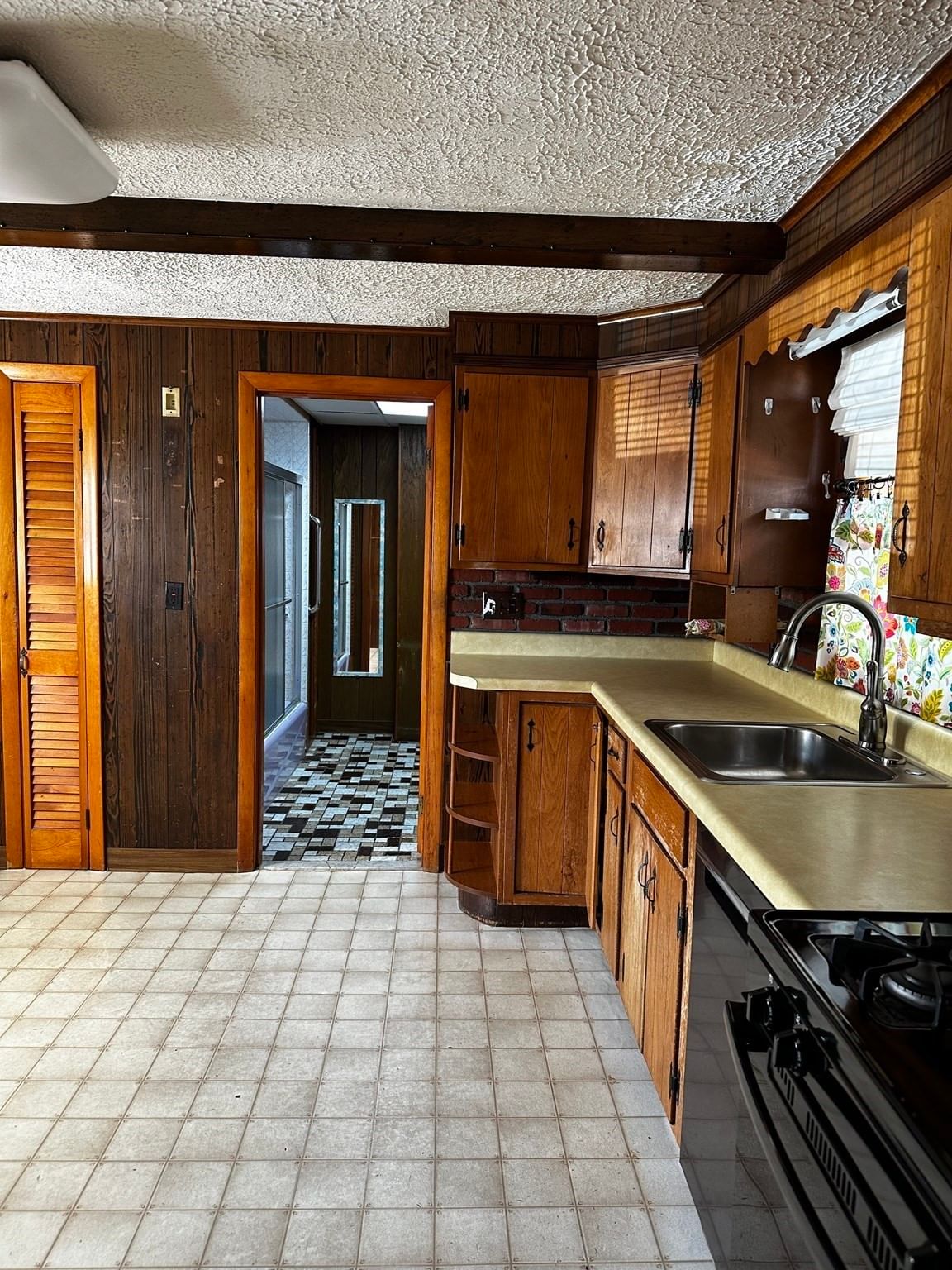 168 Howard St Lawrence — Photo 3 of 27