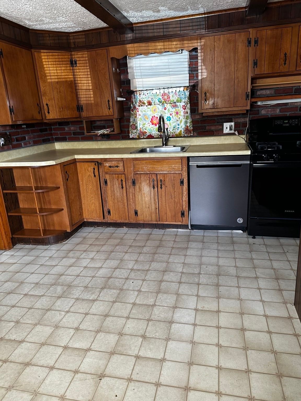 168 Howard St Lawrence — Photo 4 of 27