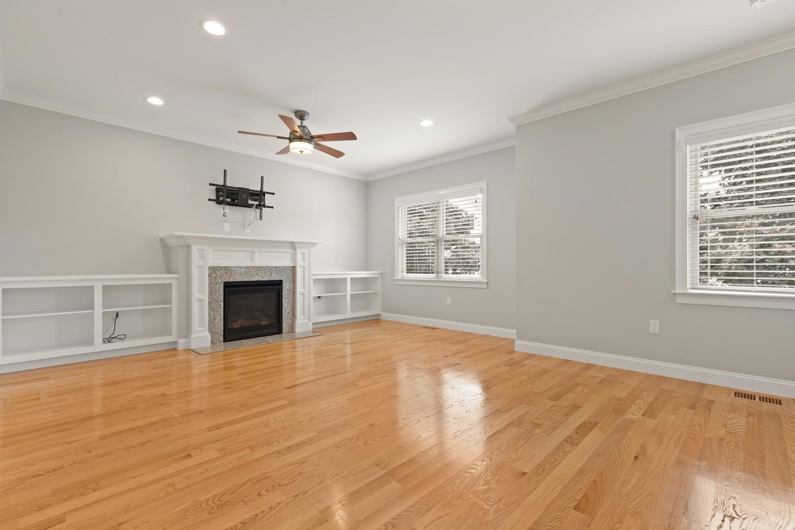 29 Wadsworth Ave #2 Waltham — Photo 13 of 41