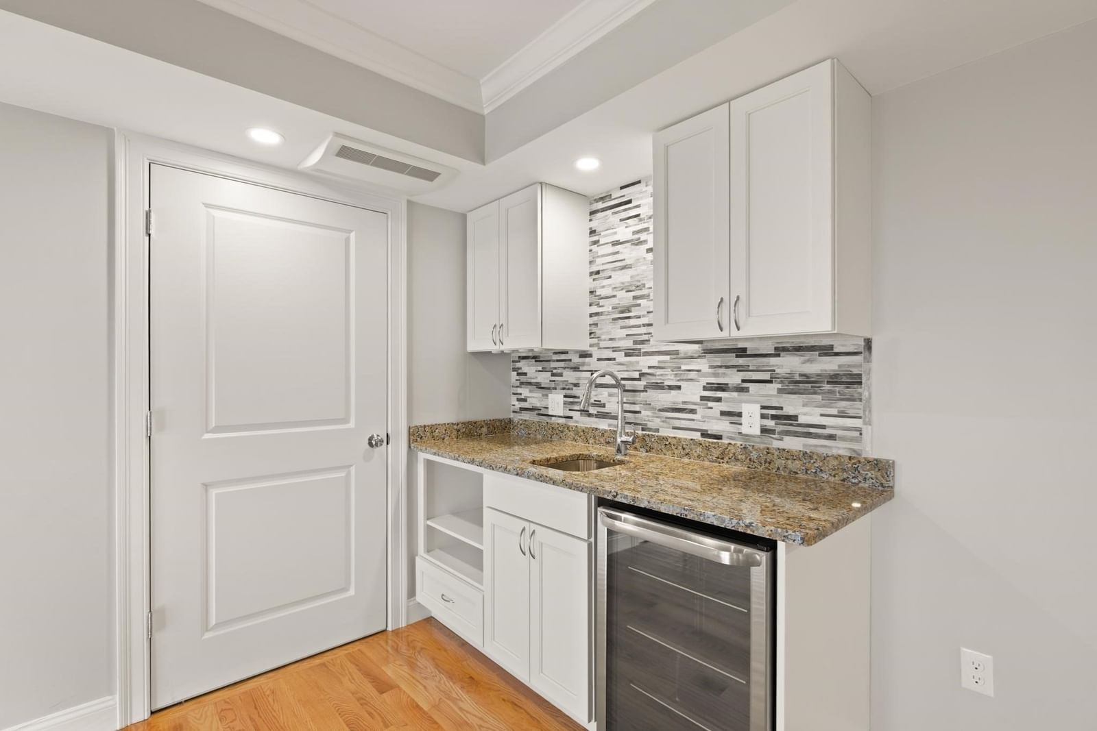 29 Wadsworth Ave #2 Waltham — Photo 30 of 41