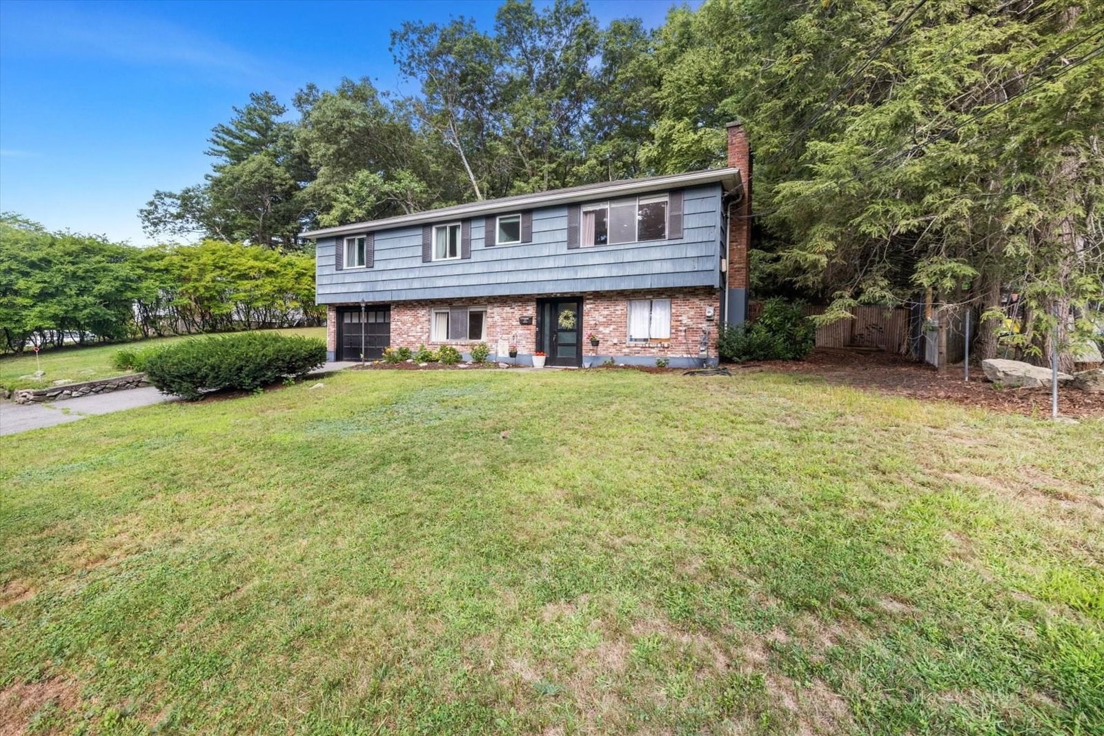 21 Mcadams Rd Framingham — Photo 2 of 35