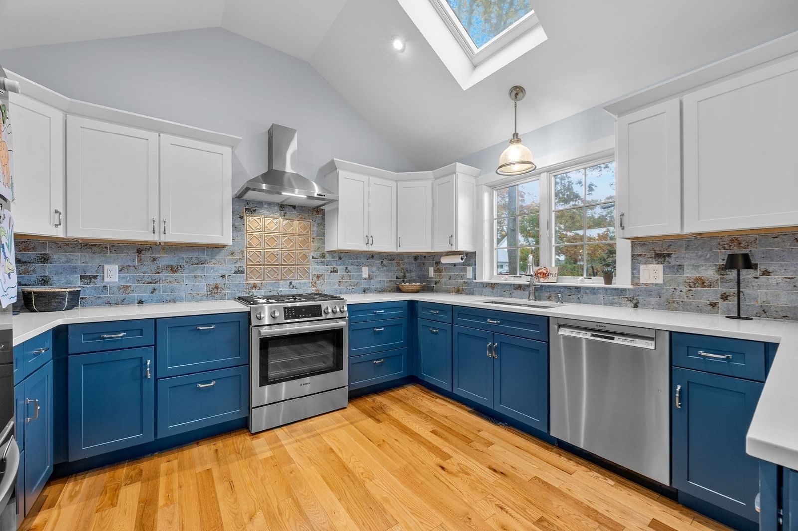 16 Second #4 Barnstable — Photo 13 of 41