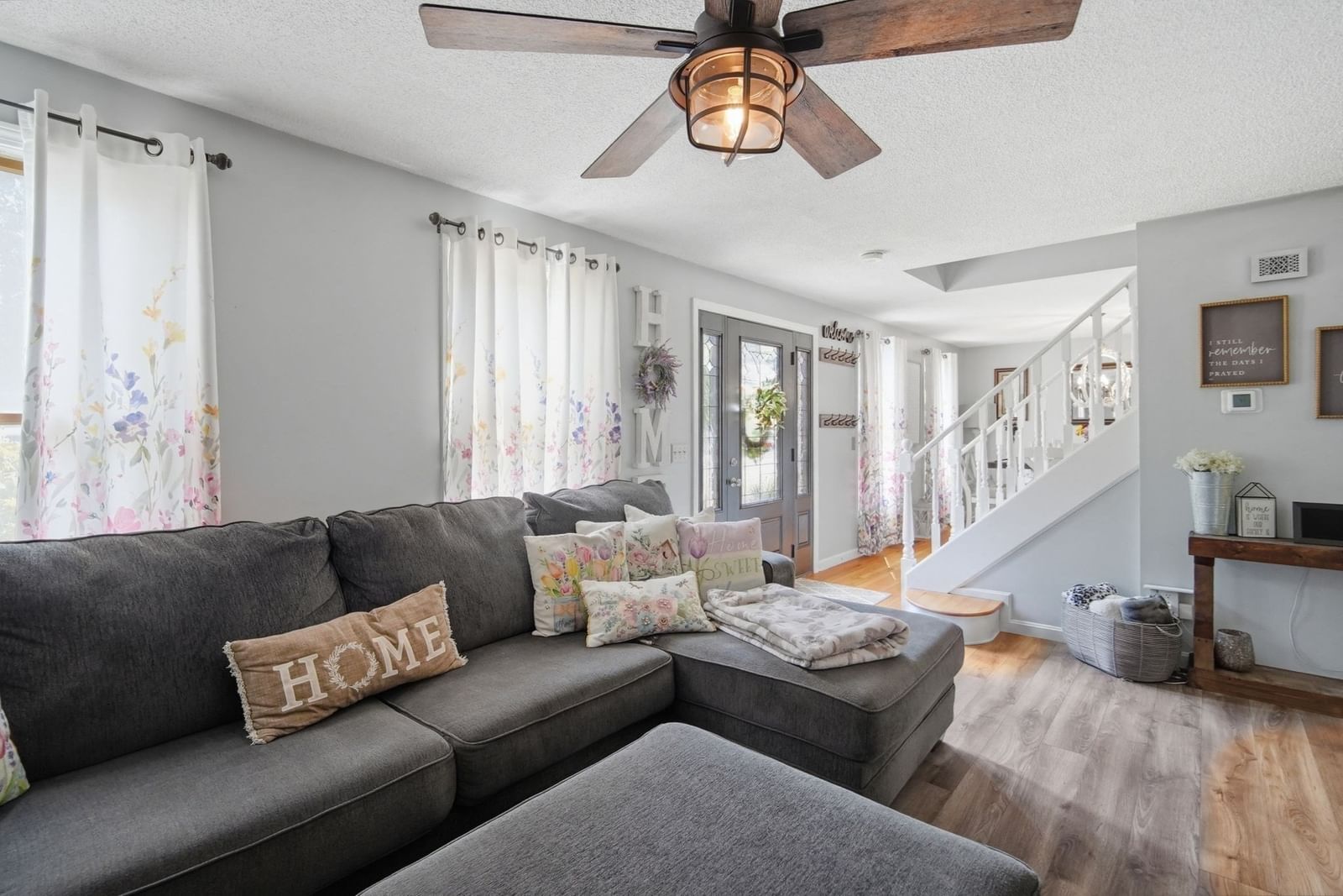 19 Stephanie Cir Springfield — Photo 15 of 41