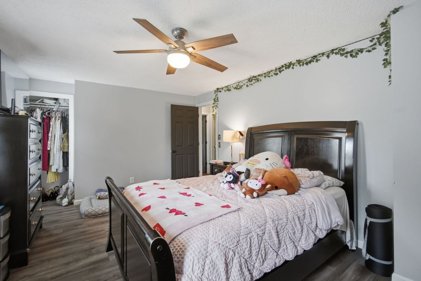 19 Stephanie Cir Springfield — Photo 33 of 41